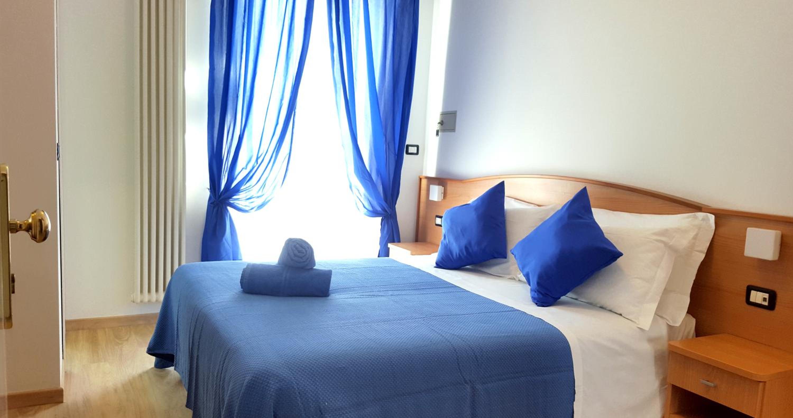 Double Room with Balcony - Photo 31
