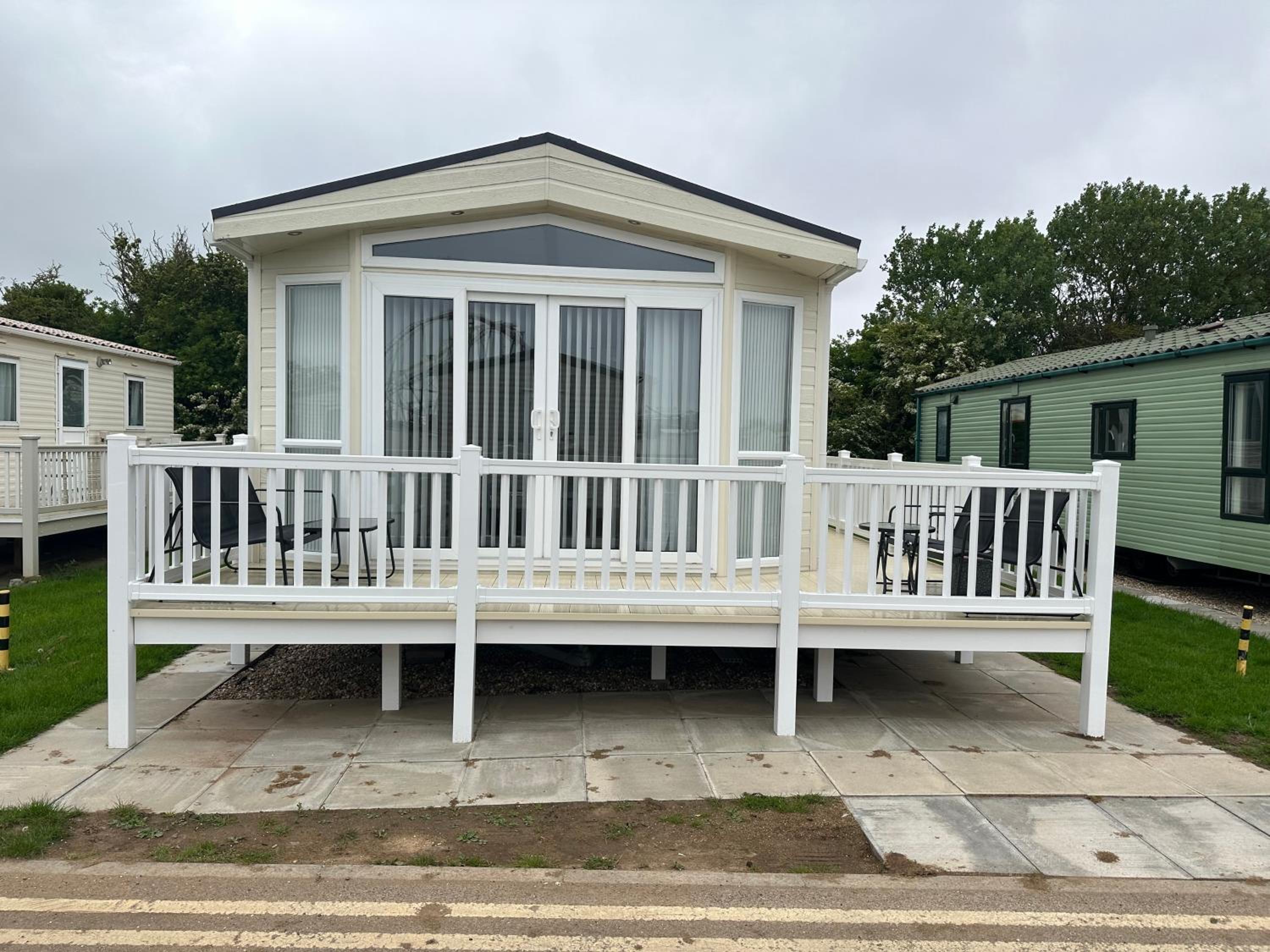 Mobile Home photo 2