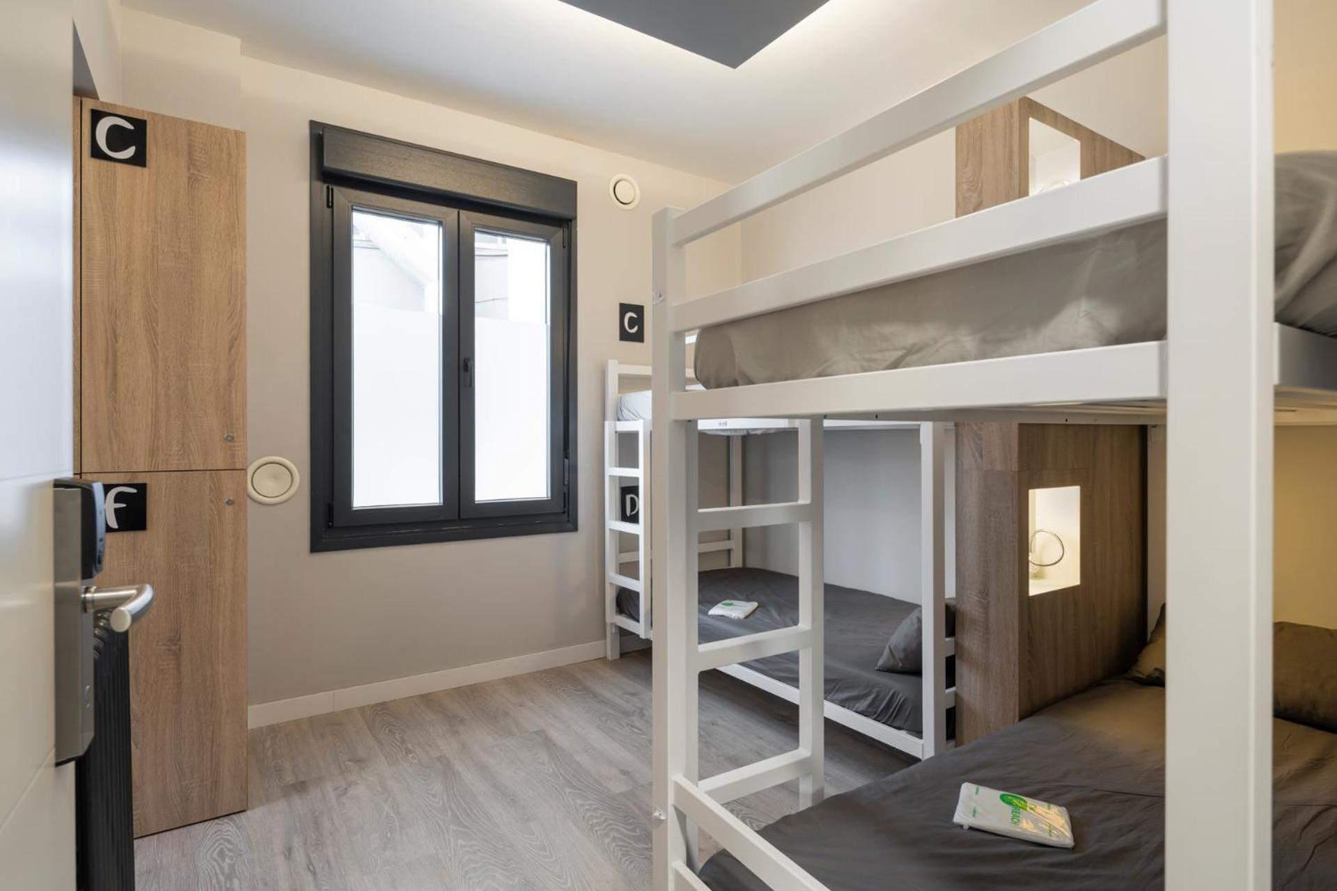 Bed in 6-Bed Dormitory Room photo 3