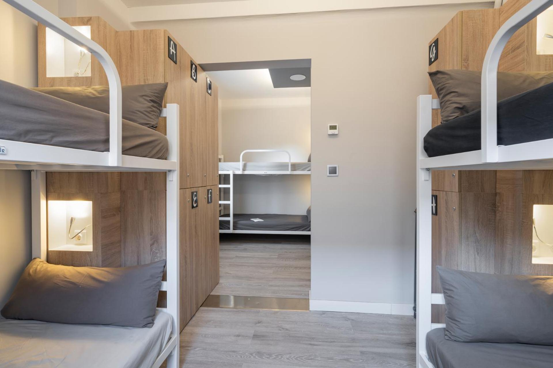 Bed in 8-Bed Mixed Dormitory Room photo 2