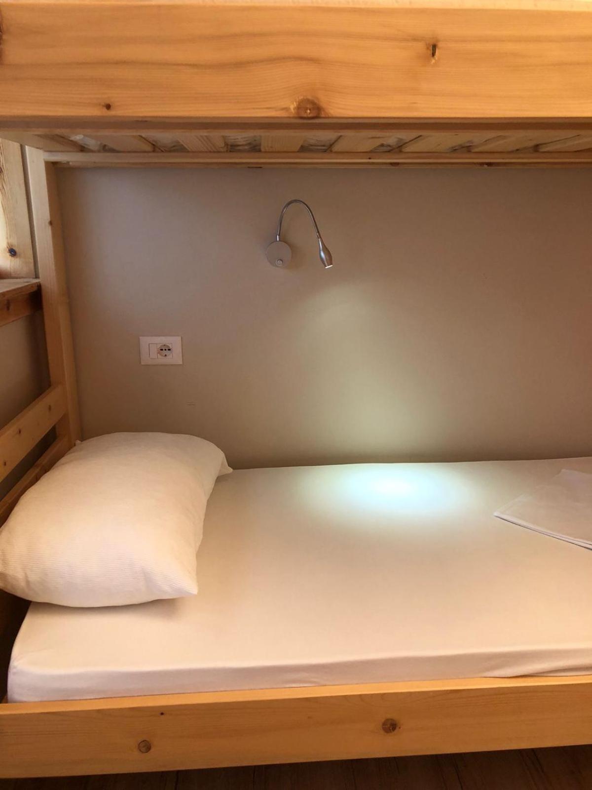 Bed In 6-Bed Mixed Dormitory Room photo 2