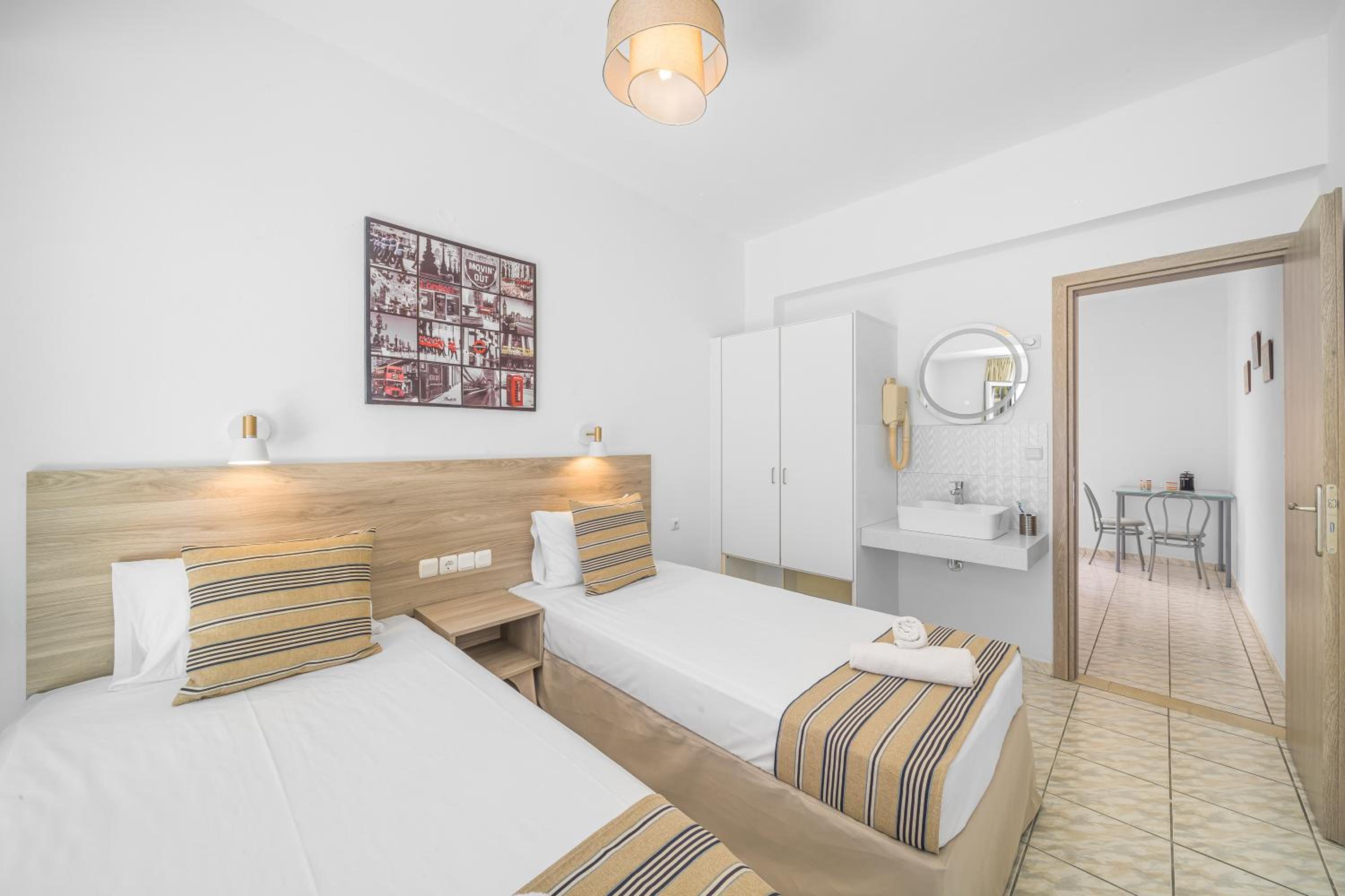Superior One-Bedroom Apartment (2 Adults) - Photo 7