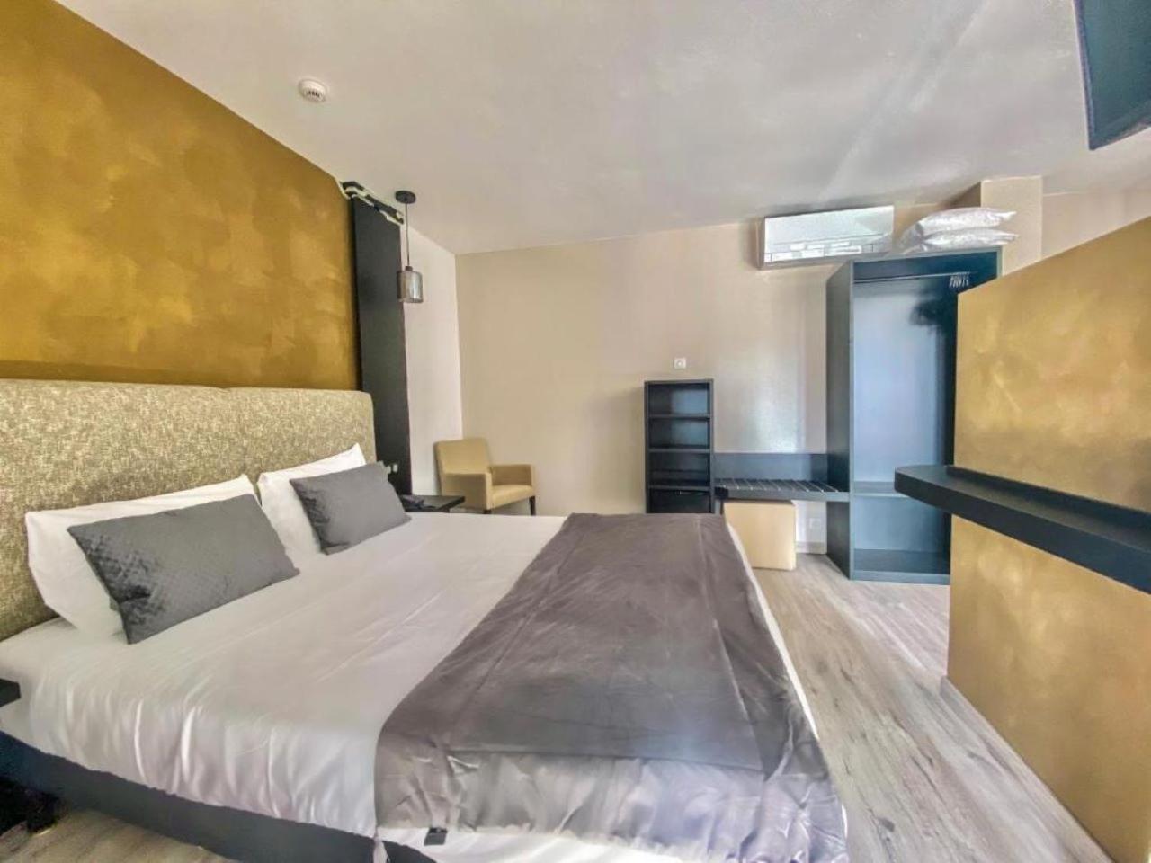 Family Suite - Photo 1