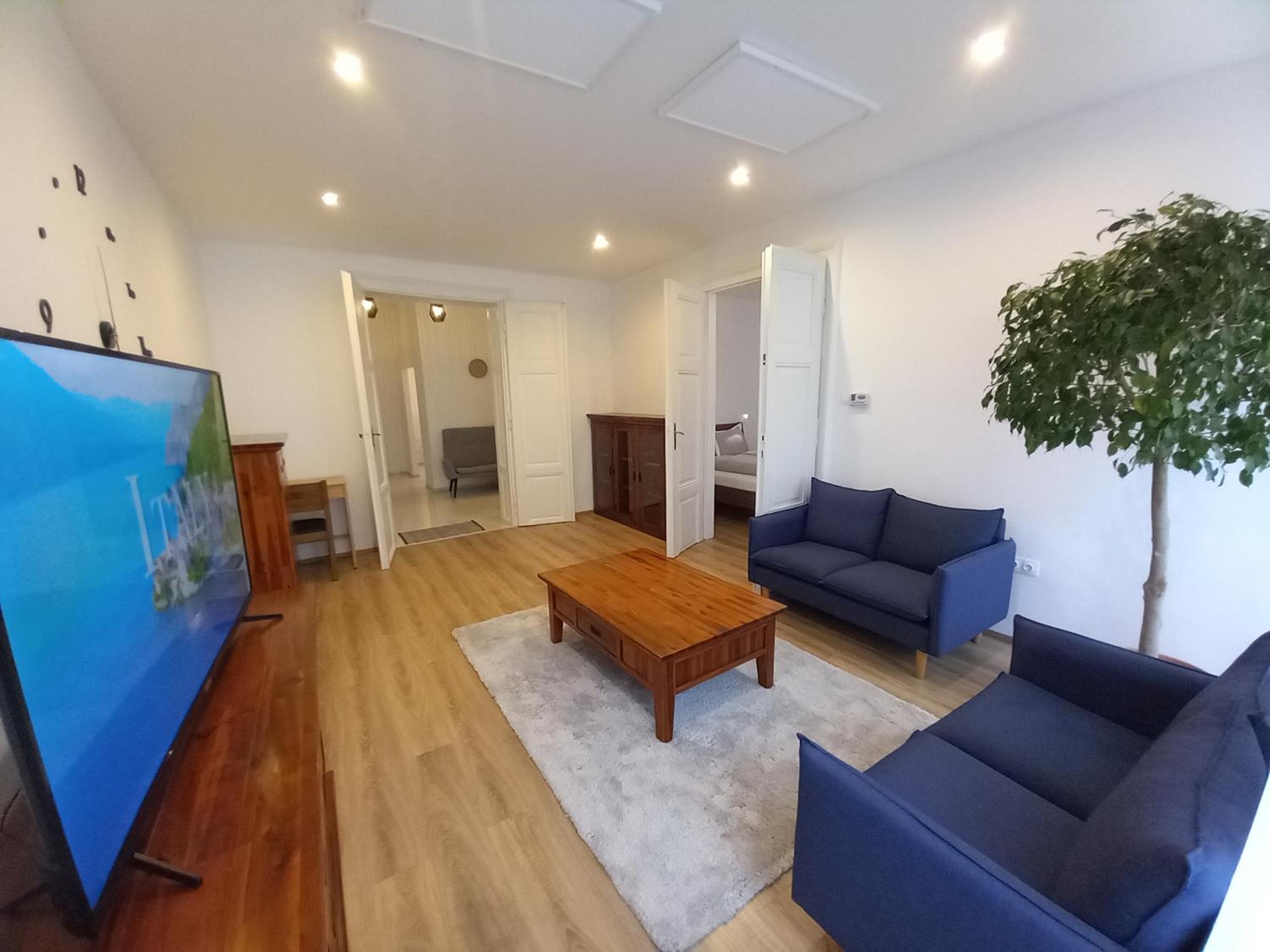 One-Bedroom Apartment photo 3
