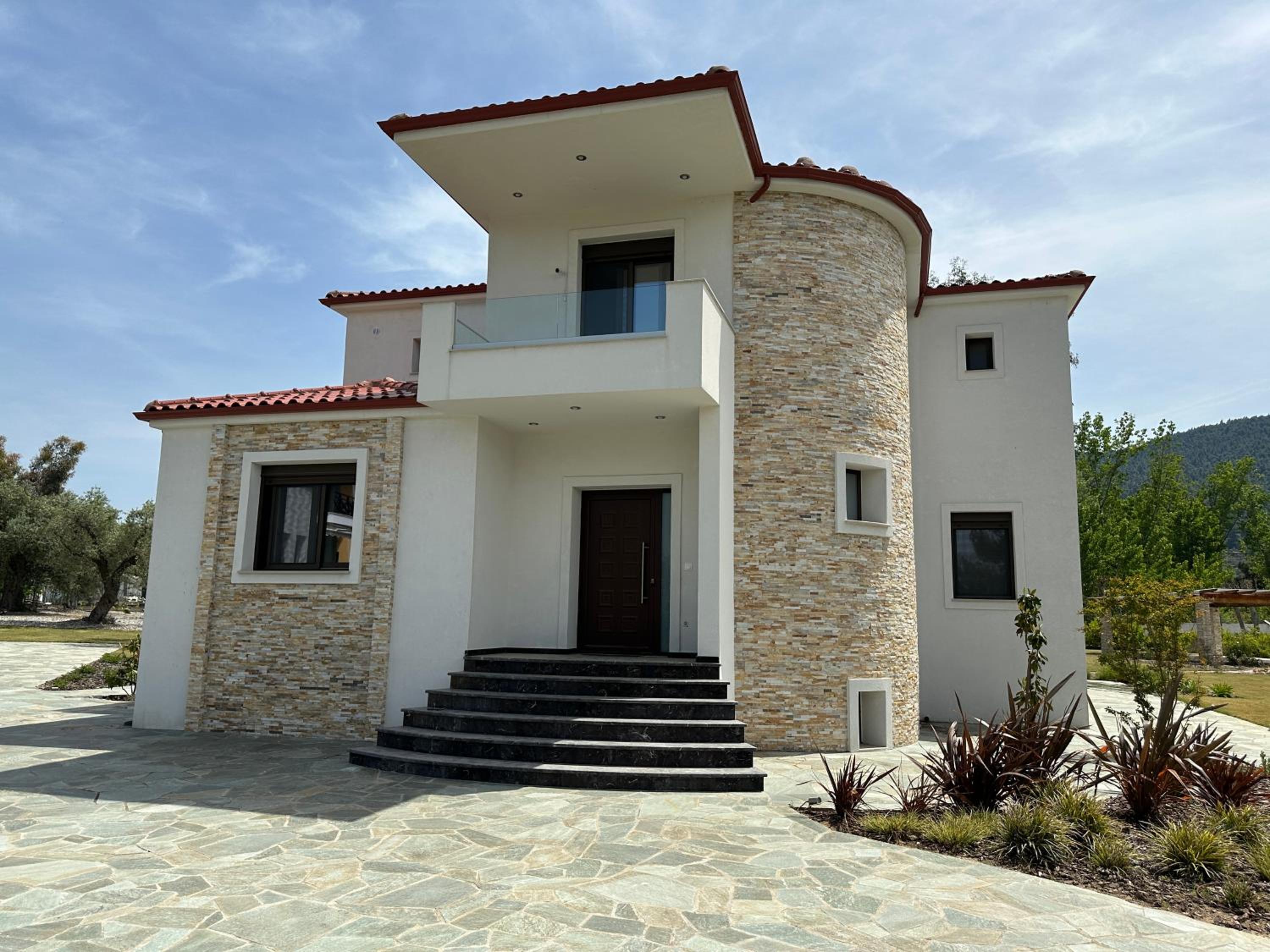 Villa photo 2