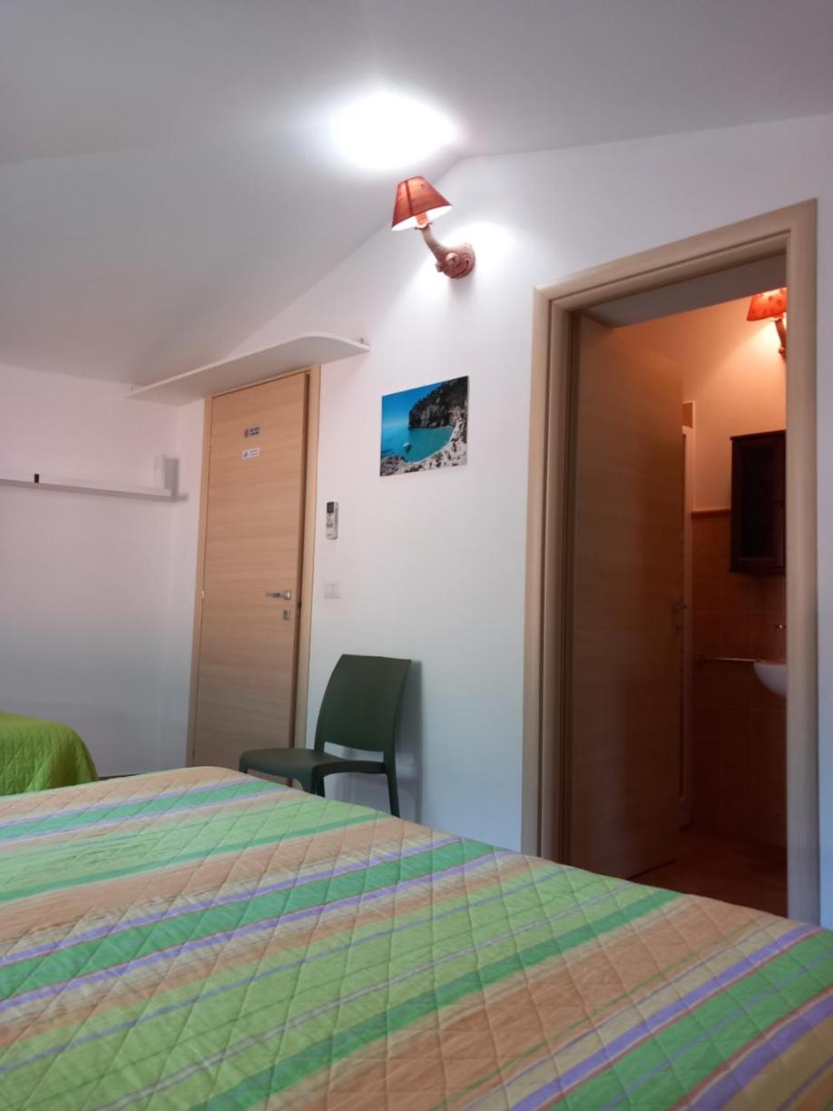 Triple Room with Private Bathroom - Photo 11