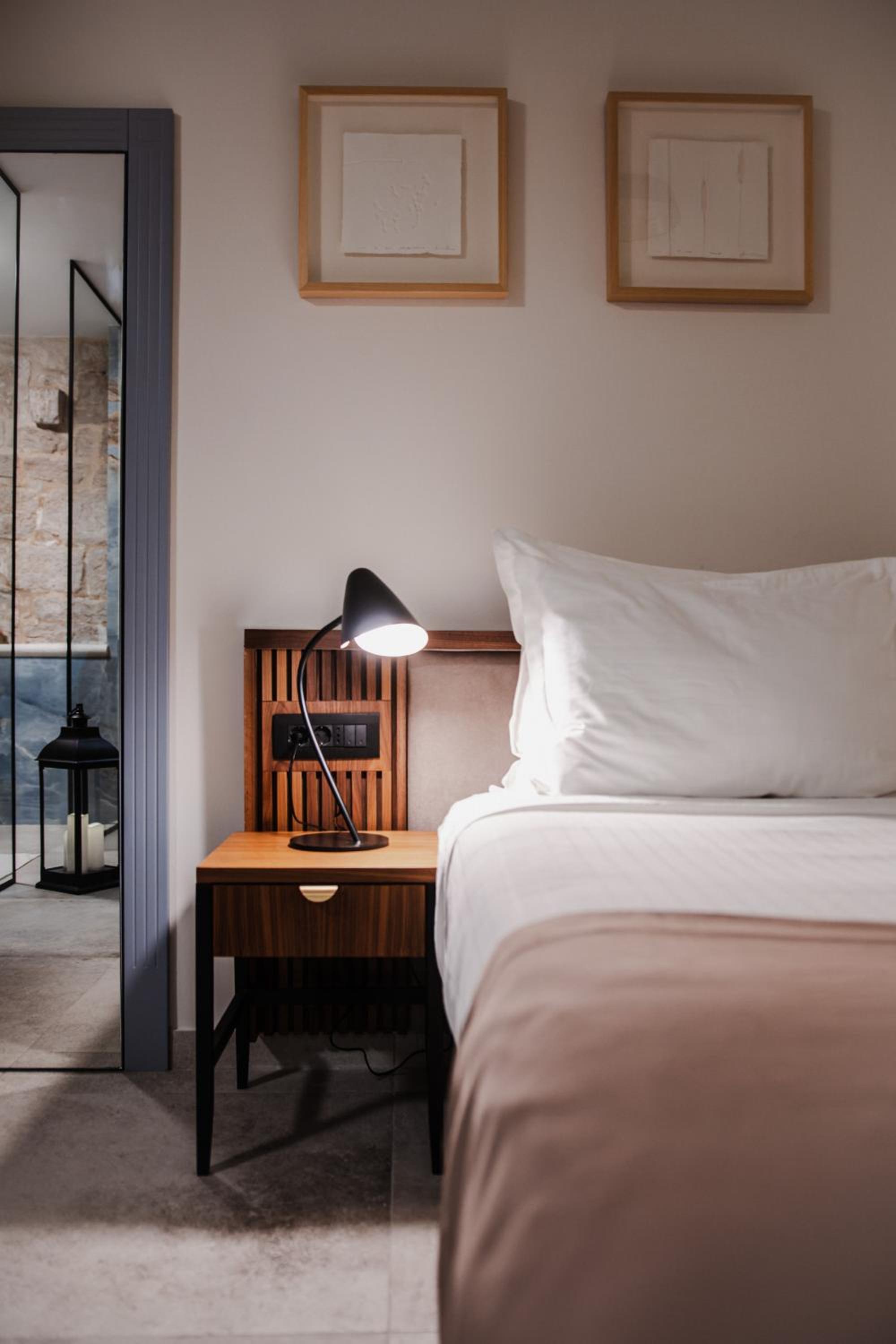 Deluxe Double or Twin Room with Spa Bath - Photo 3
