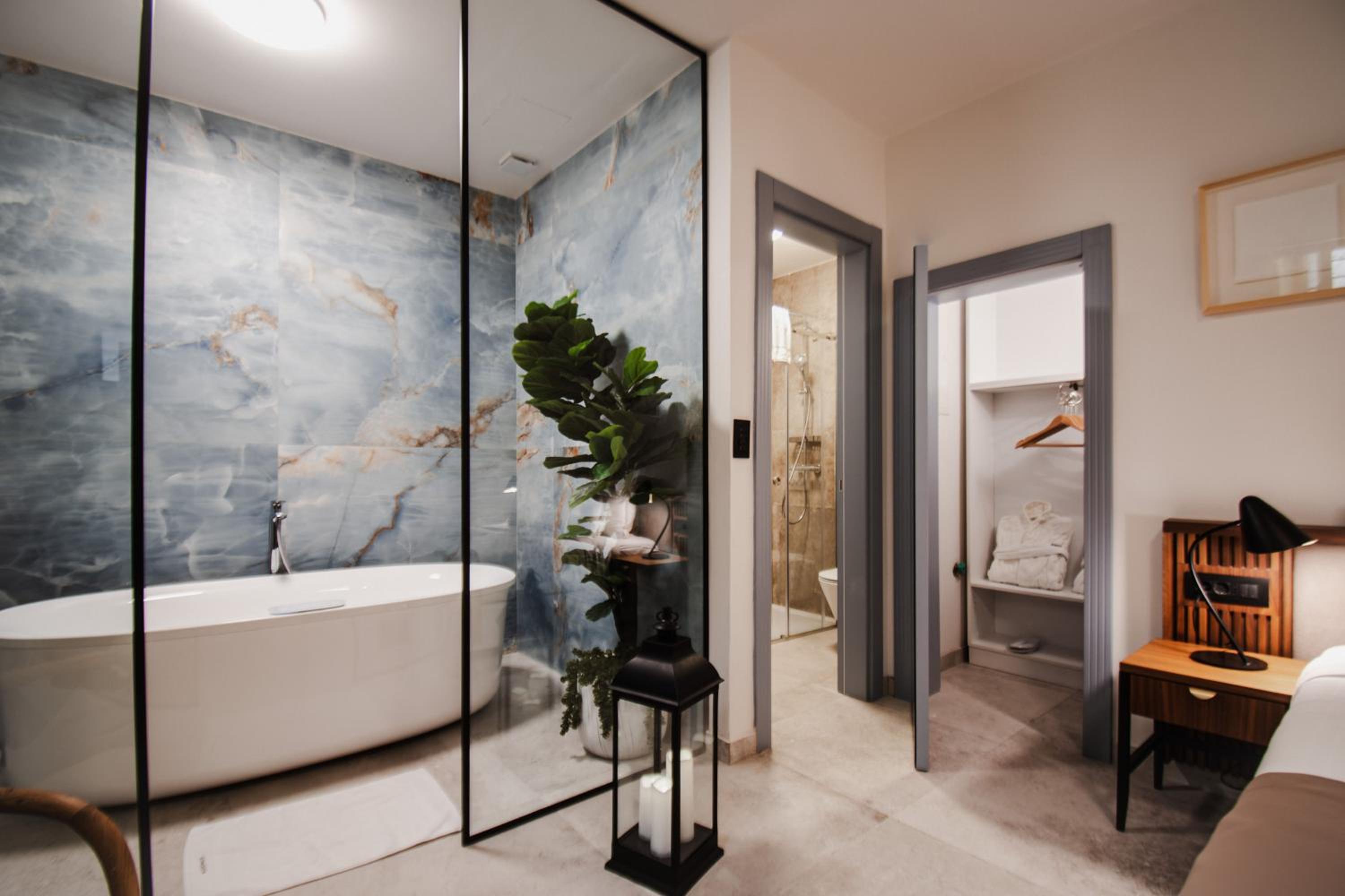Deluxe Double or Twin Room with Spa Bath - Photo 7