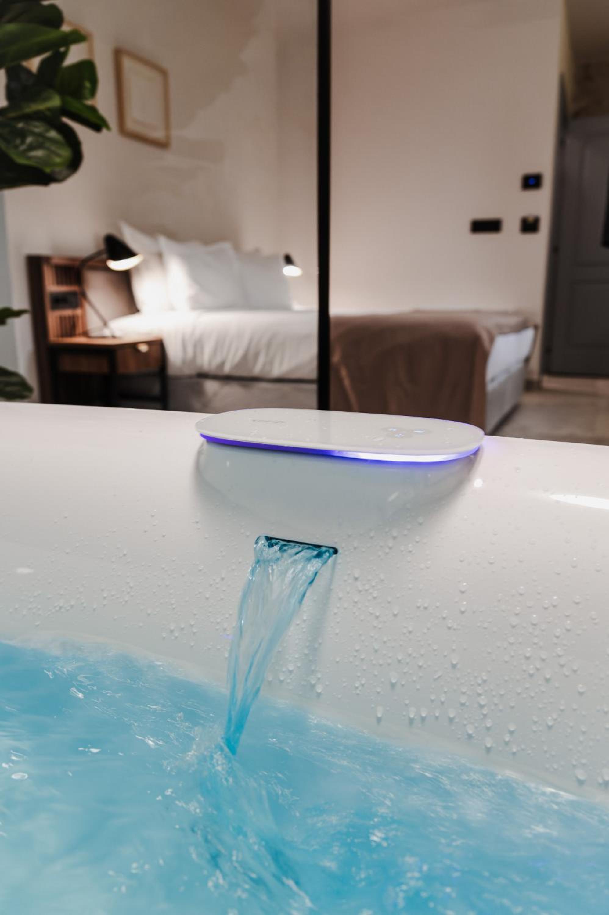 Deluxe Double or Twin Room with Spa Bath - Photo 5