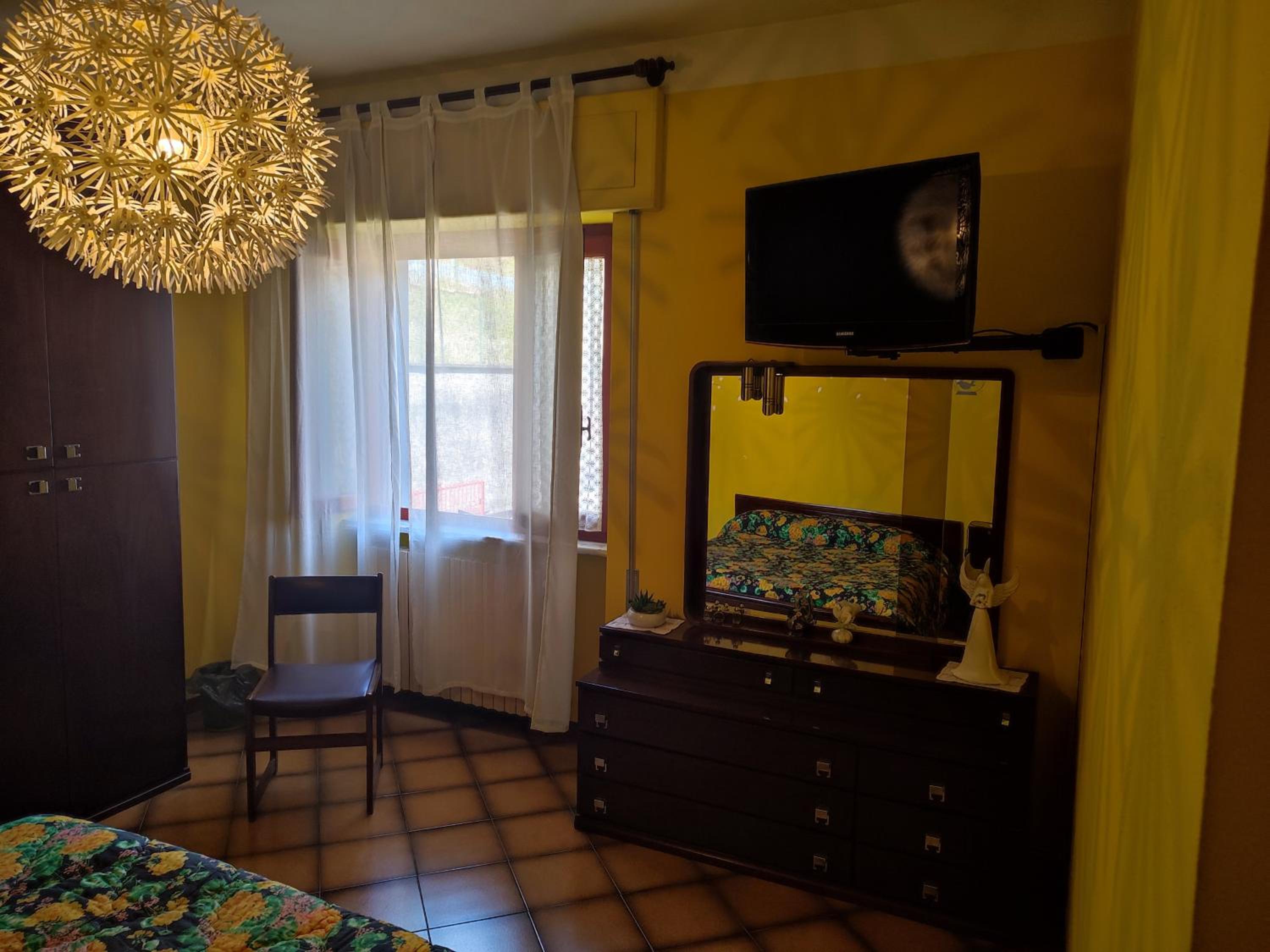 Three-Bedroom Apartment - Photo 6