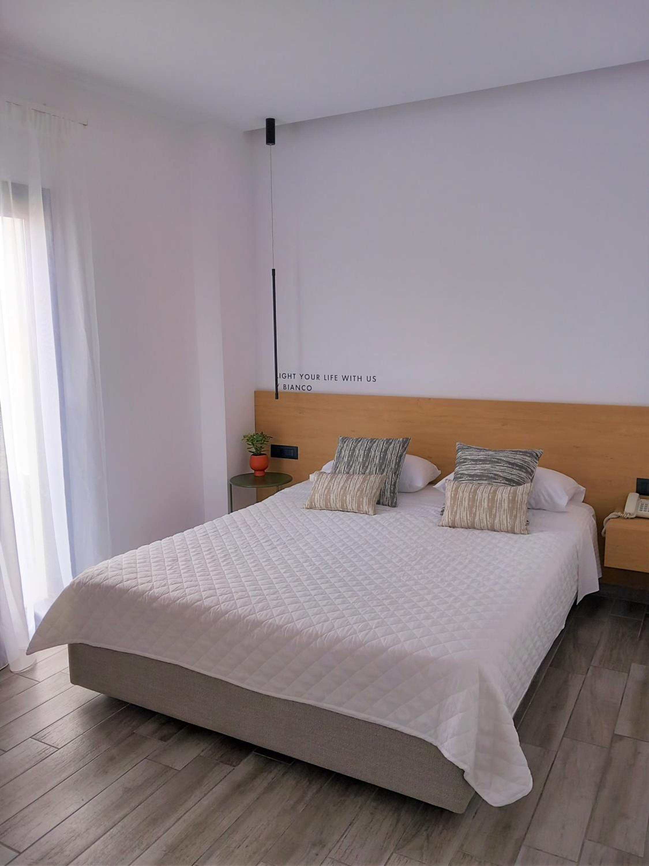 Junior Suite with Balcony - Photo 1