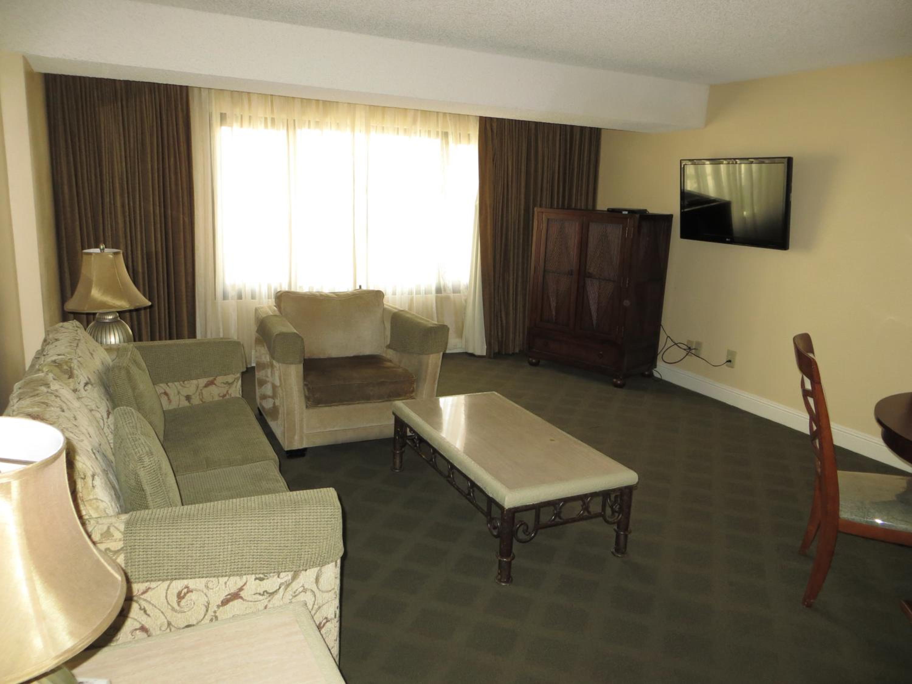 Deluxe One-Bedroom Suite (No Resort Fee)  - Photo 5