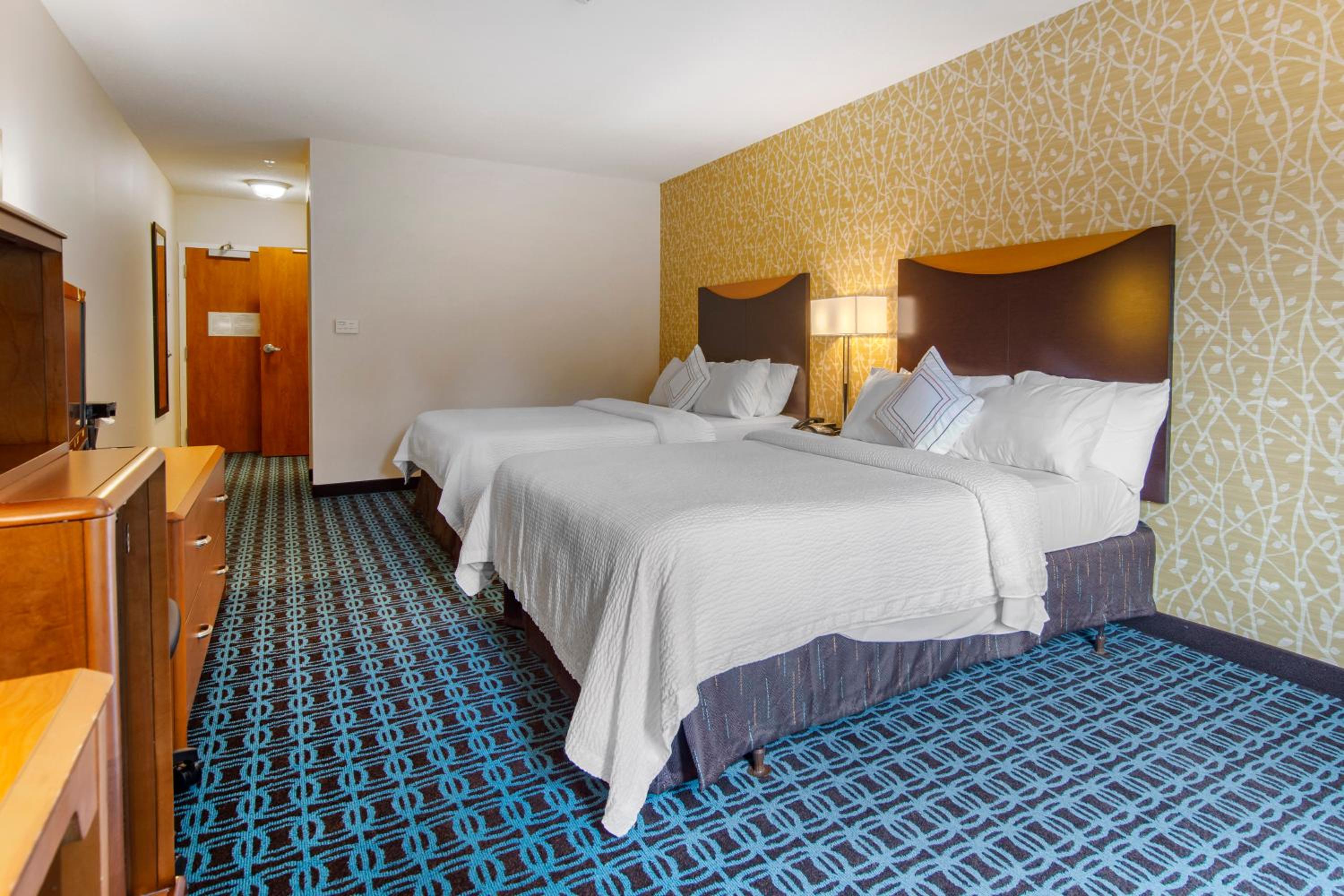 Queen Room with Two Queen Beds - Photo 1