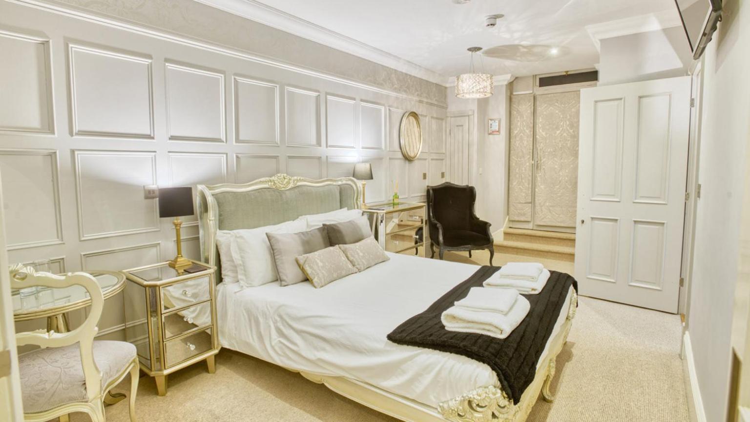 One-Bedroom Suite