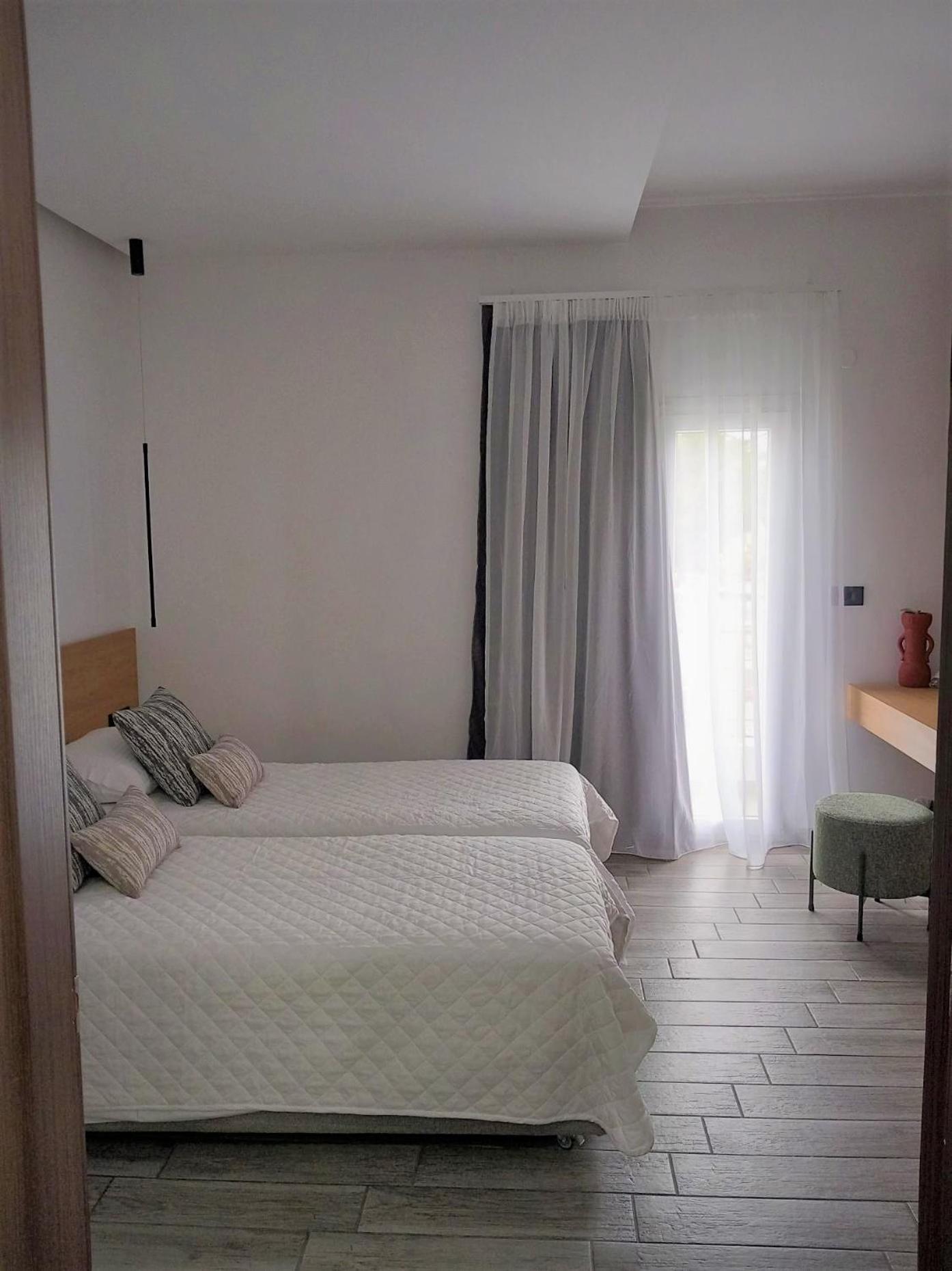 Deluxe Double or Twin Room with Sea View - Photo 2