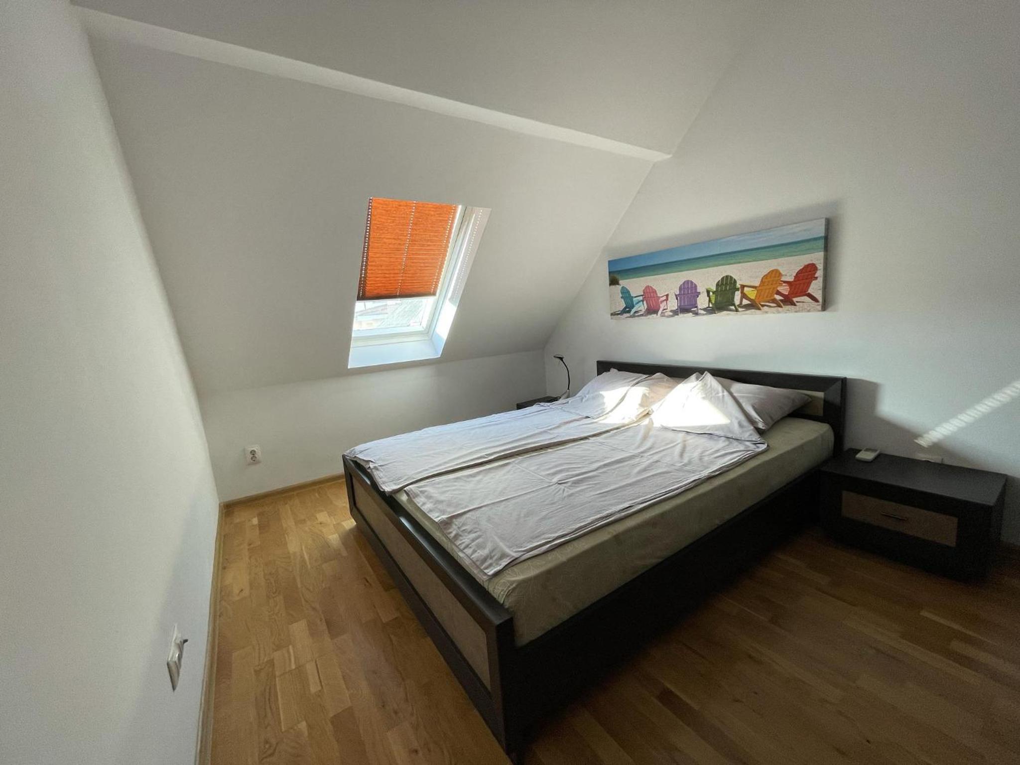 Apartment photo 2