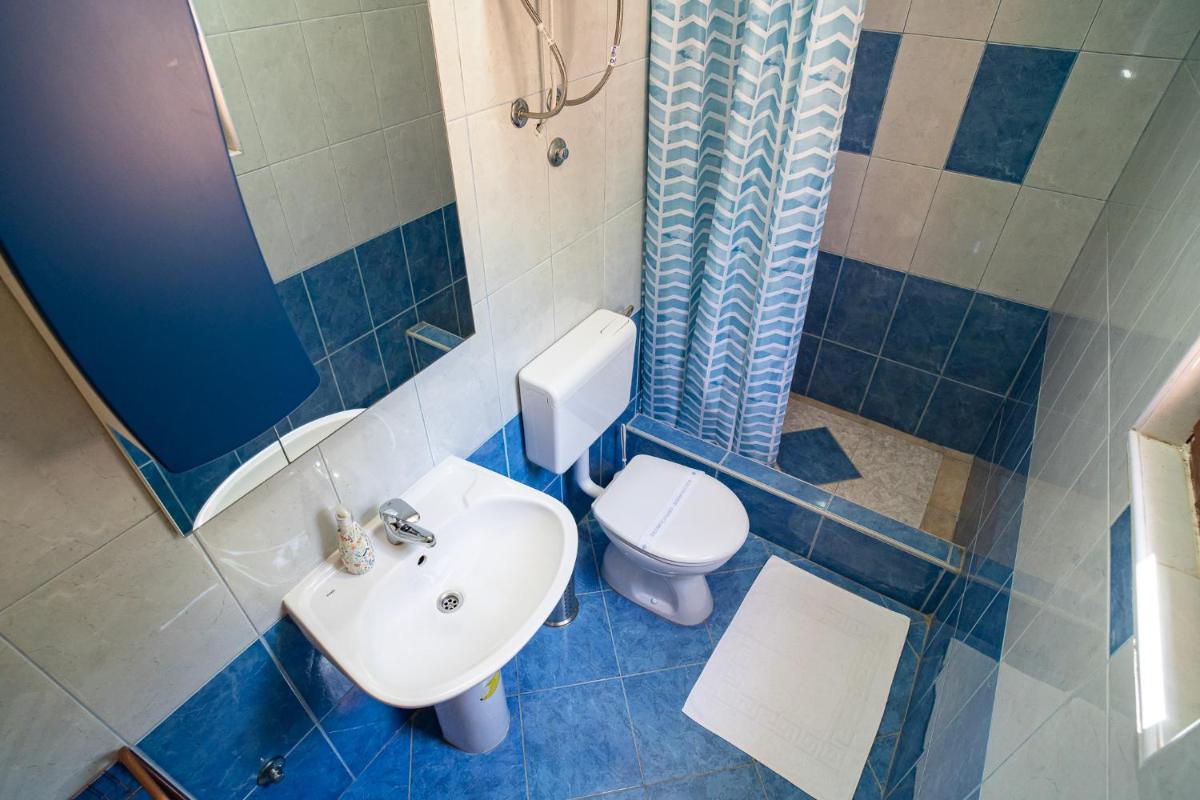 One-Bedroom House photo 2