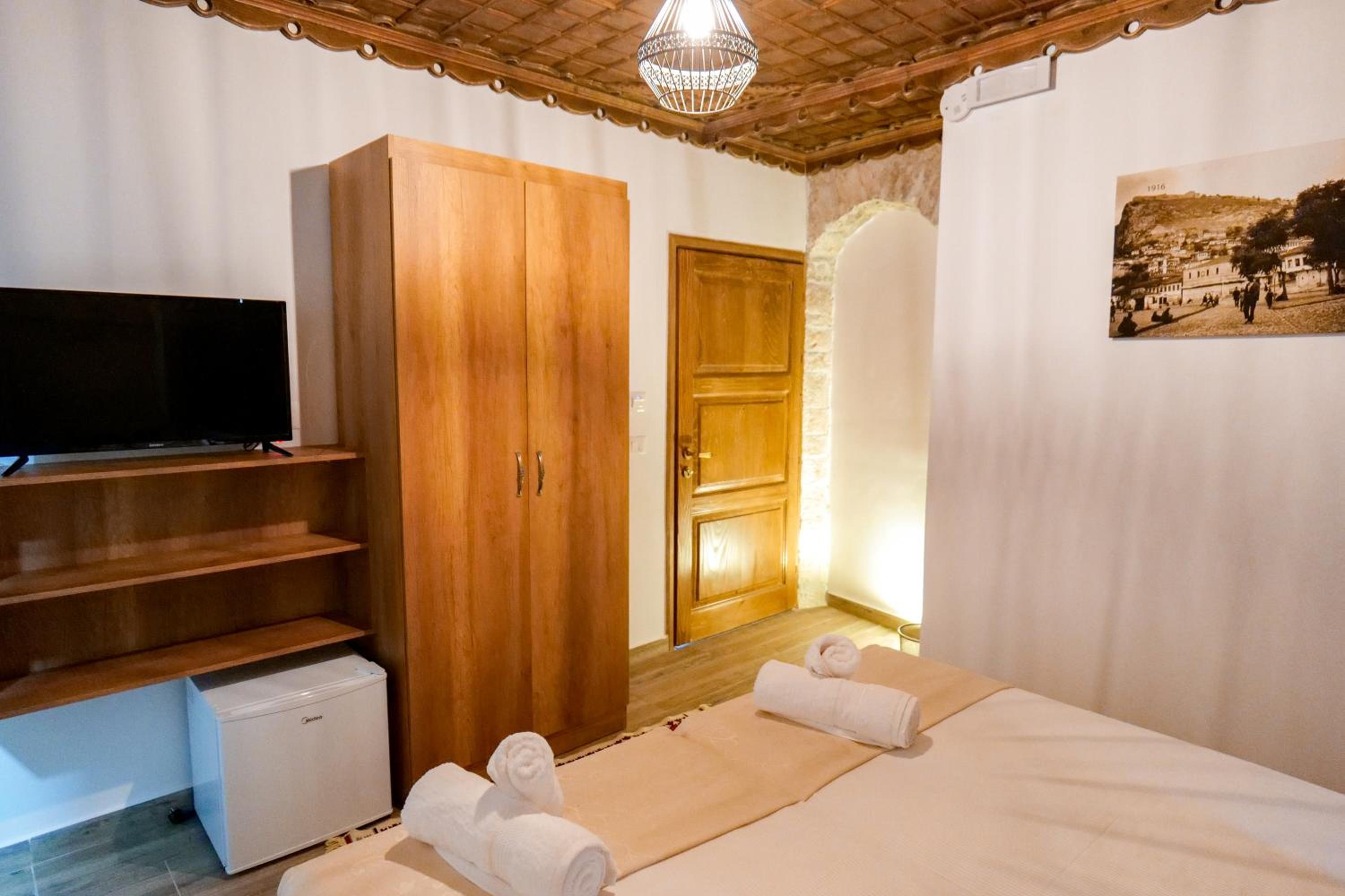 Deluxe Double or Twin Room photo 3