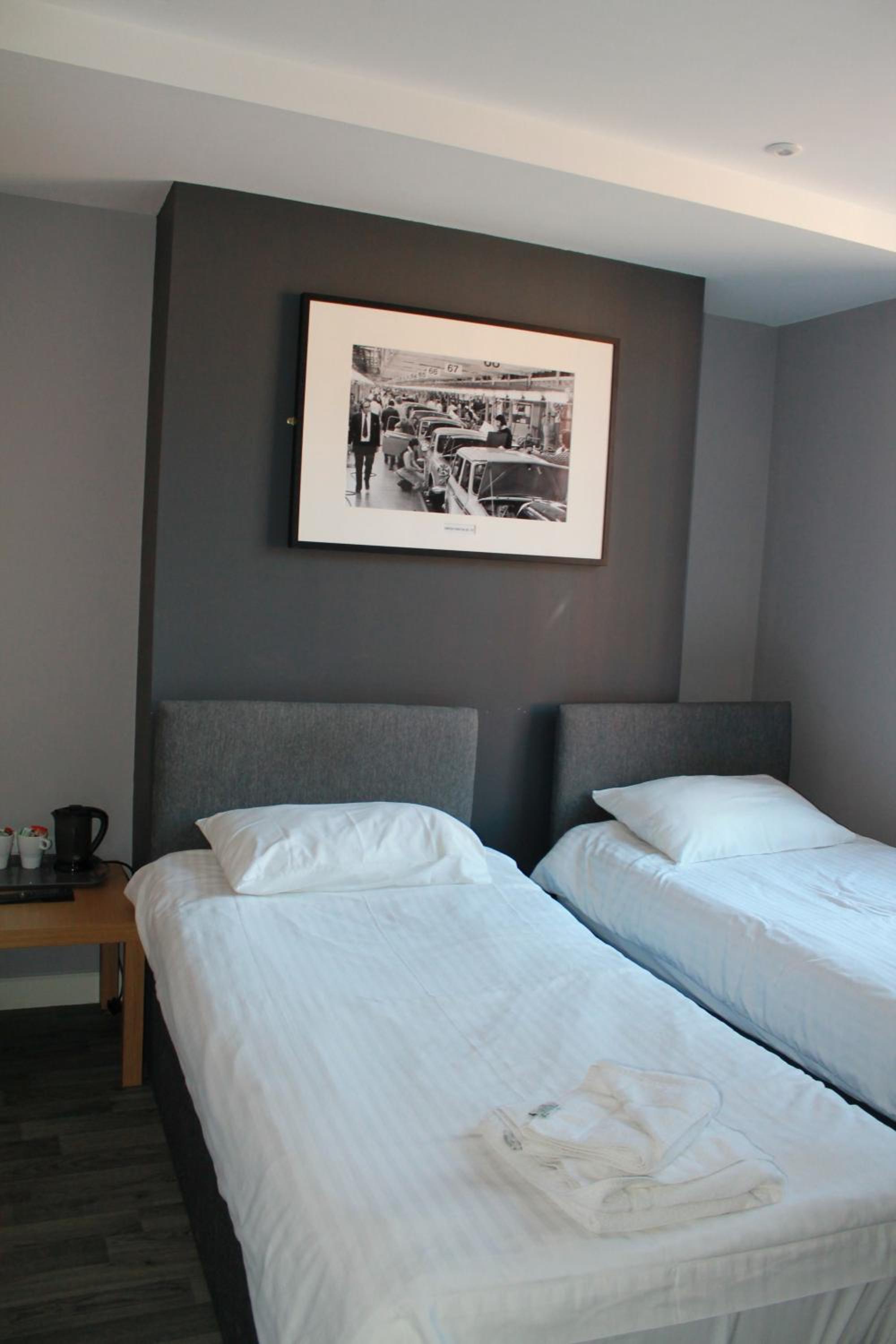 Budget Twin Room photo 2