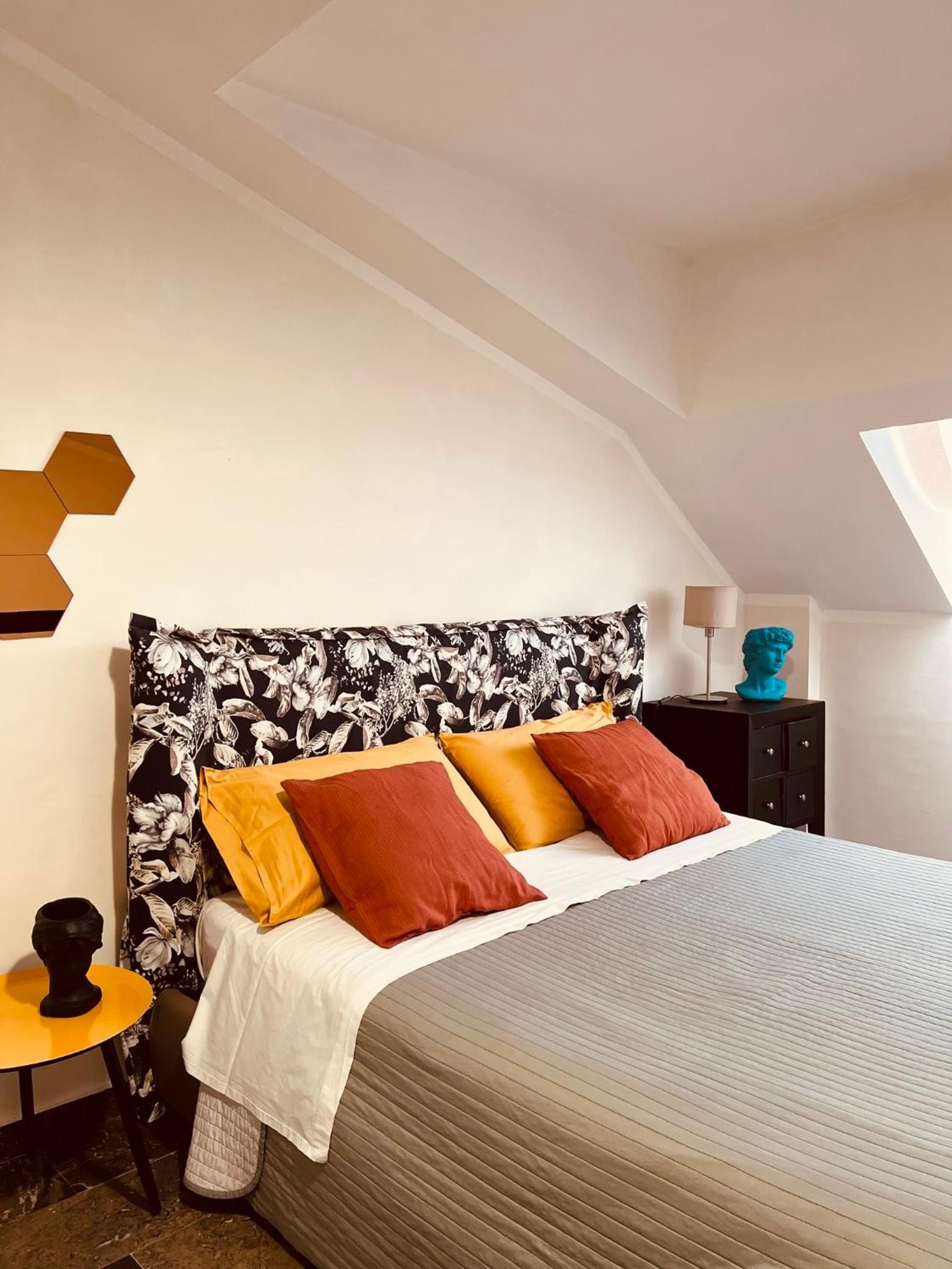 Two-Bedroom House - Photo 7