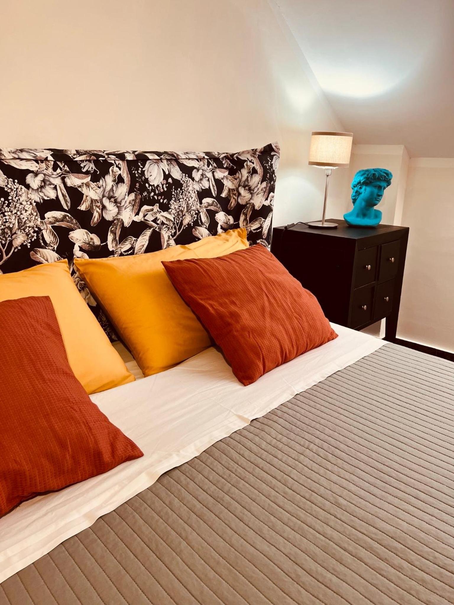 Two-Bedroom House - Photo 2