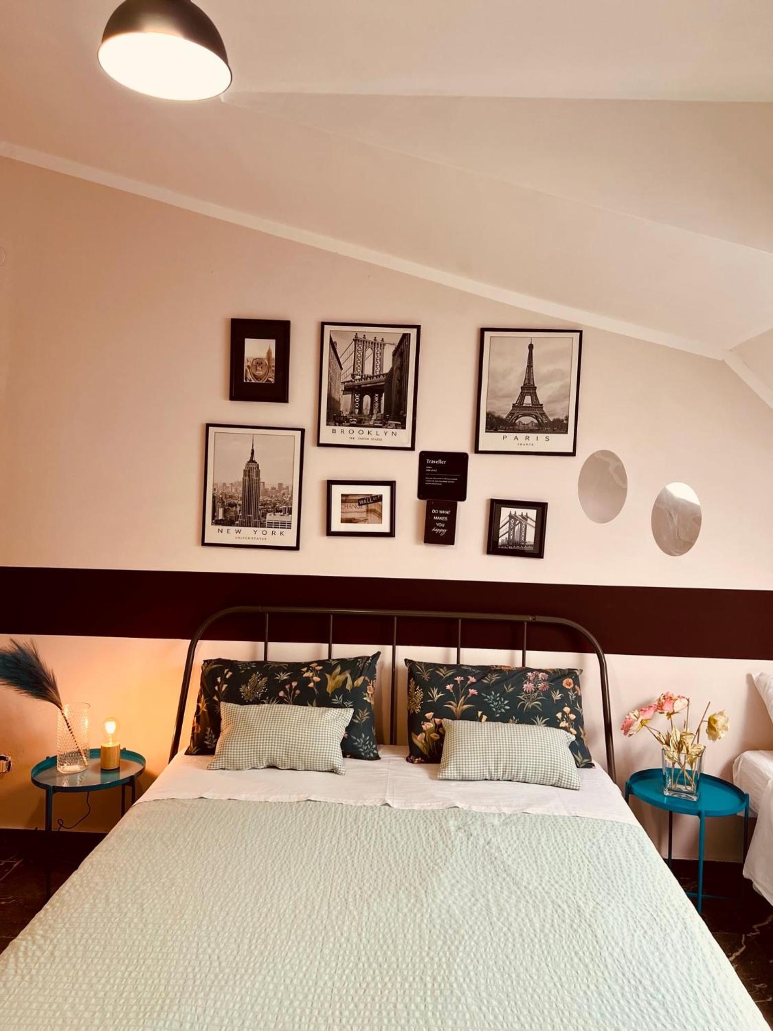 Two-Bedroom House - Photo 1