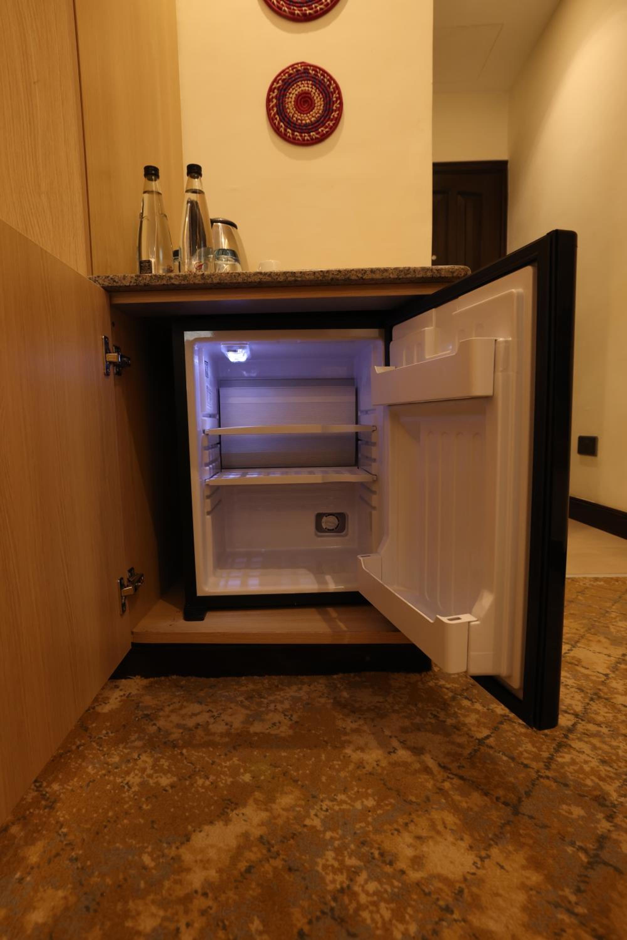 Deluxe Double Room - Photo 11