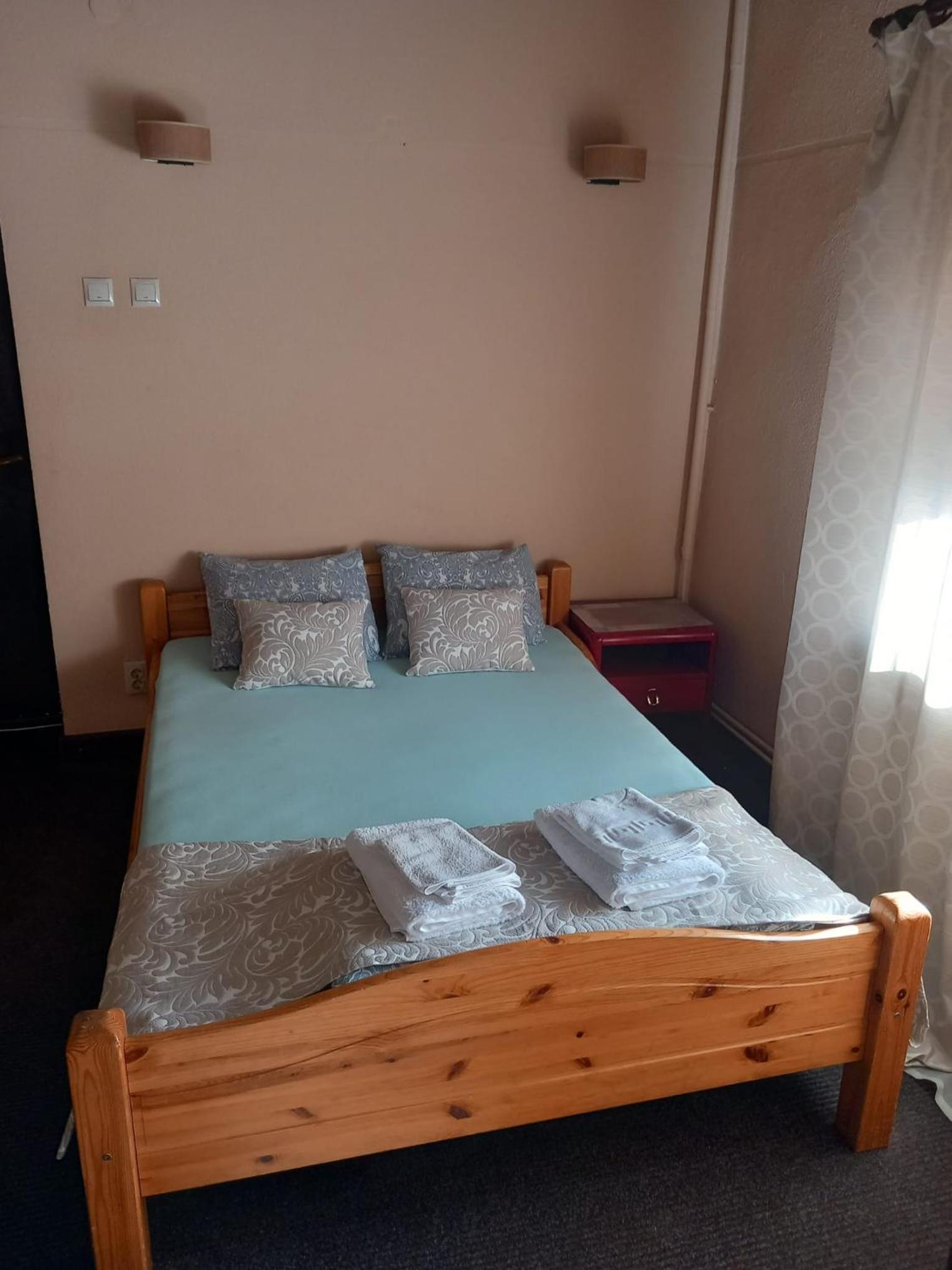 Standard Double Room - Photo 2