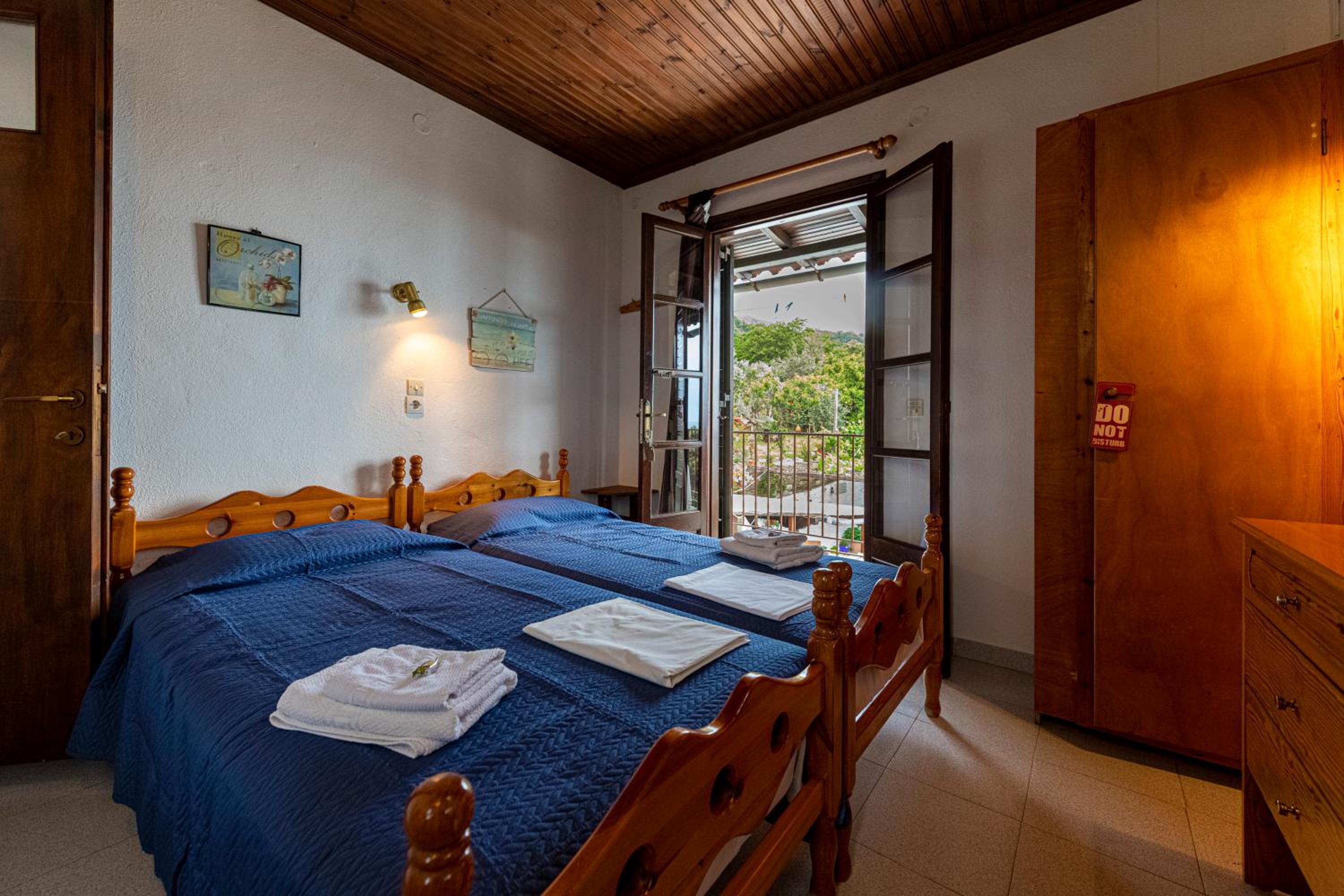Standard Twin Room with Sea View