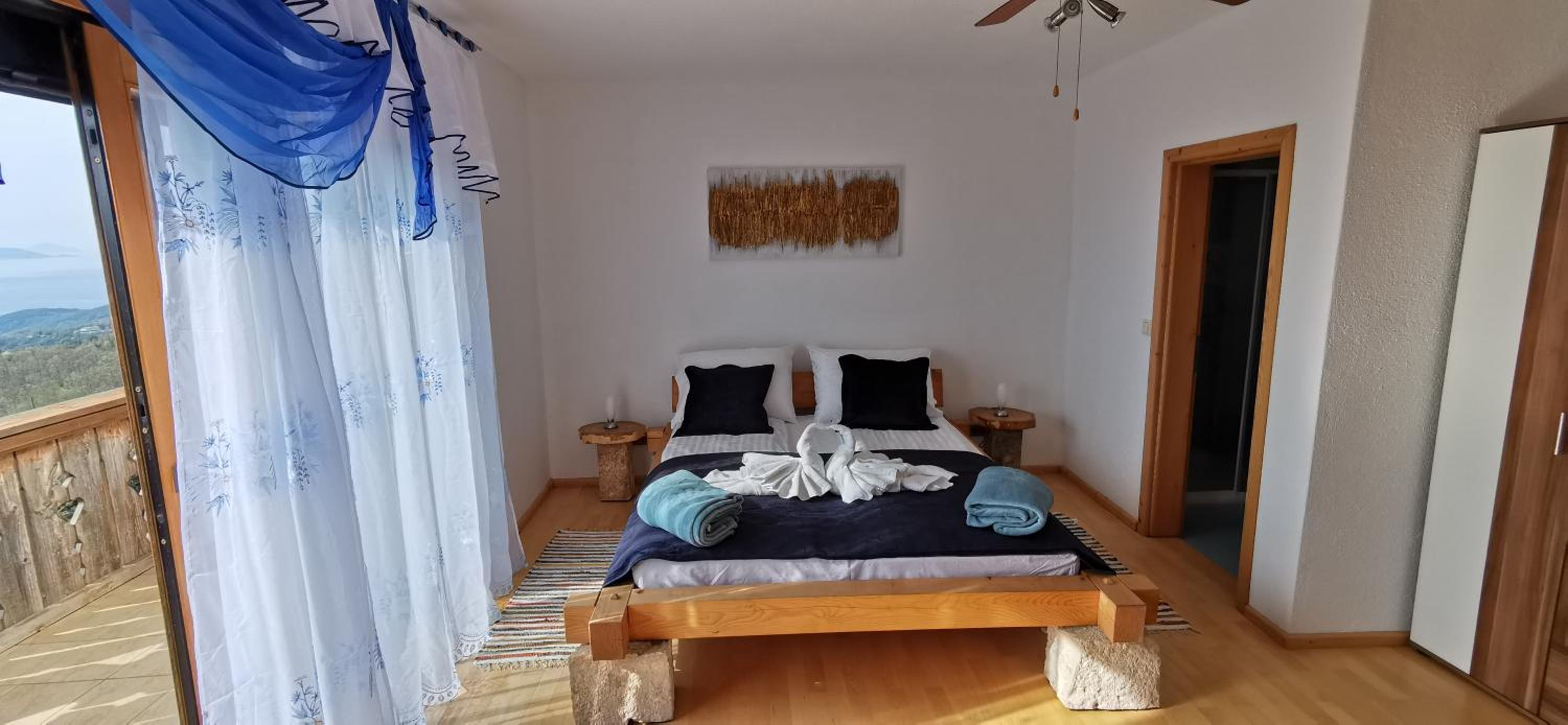 King Room with Balcony photo 2