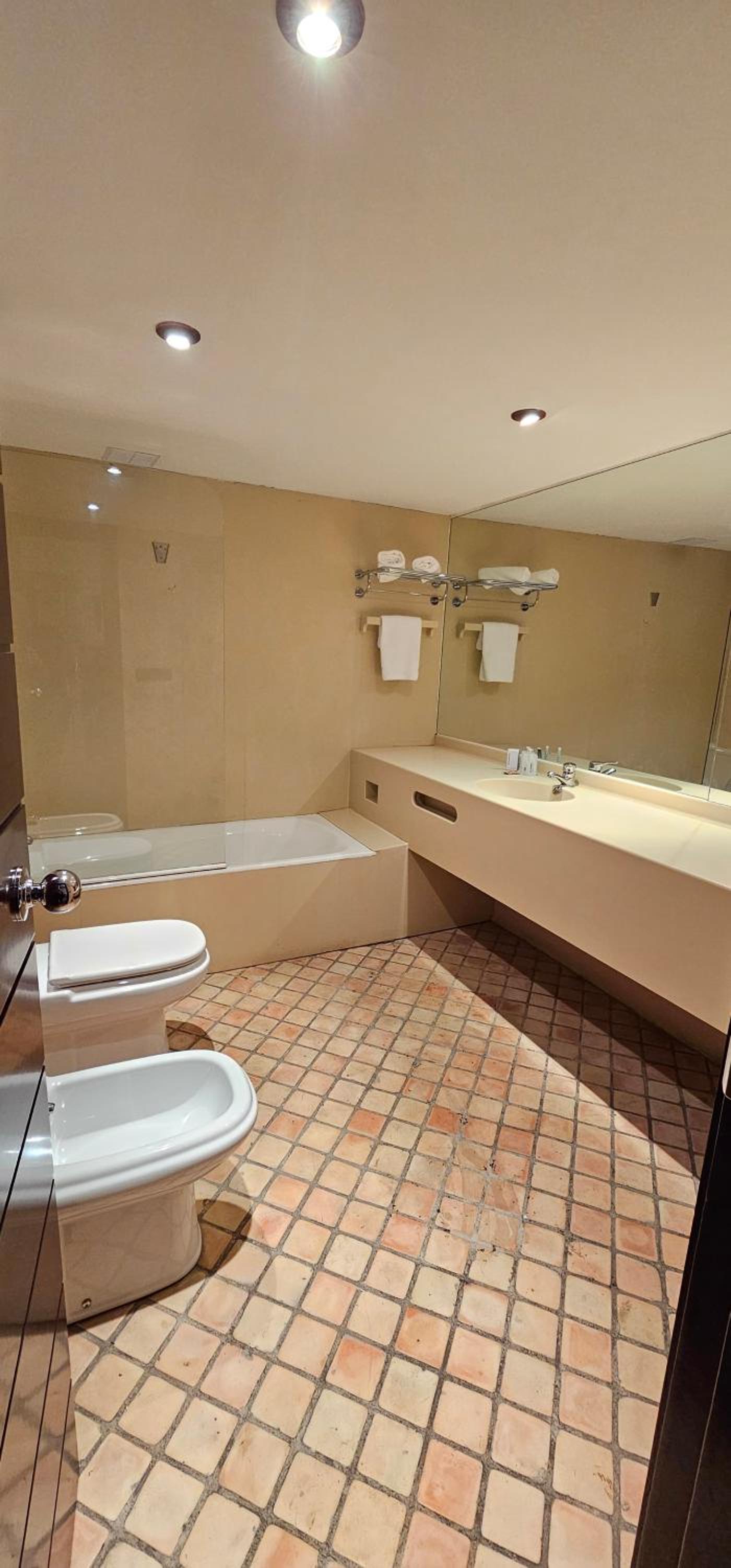 Queen Suite photo 2