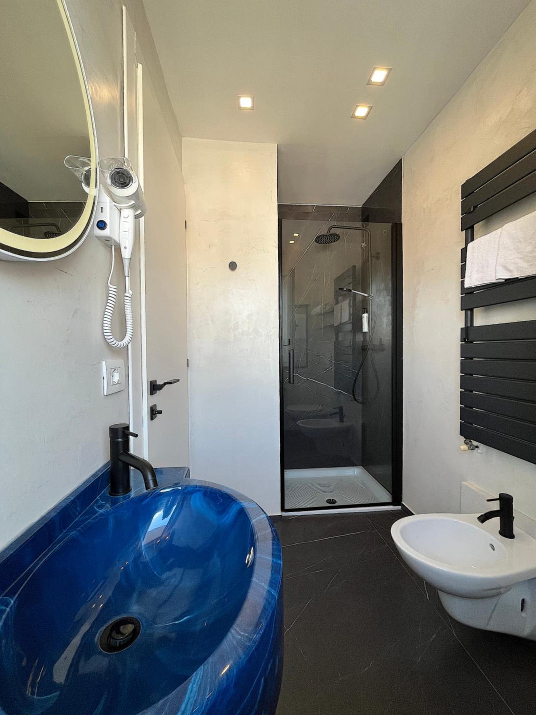 Double Room - Photo 11