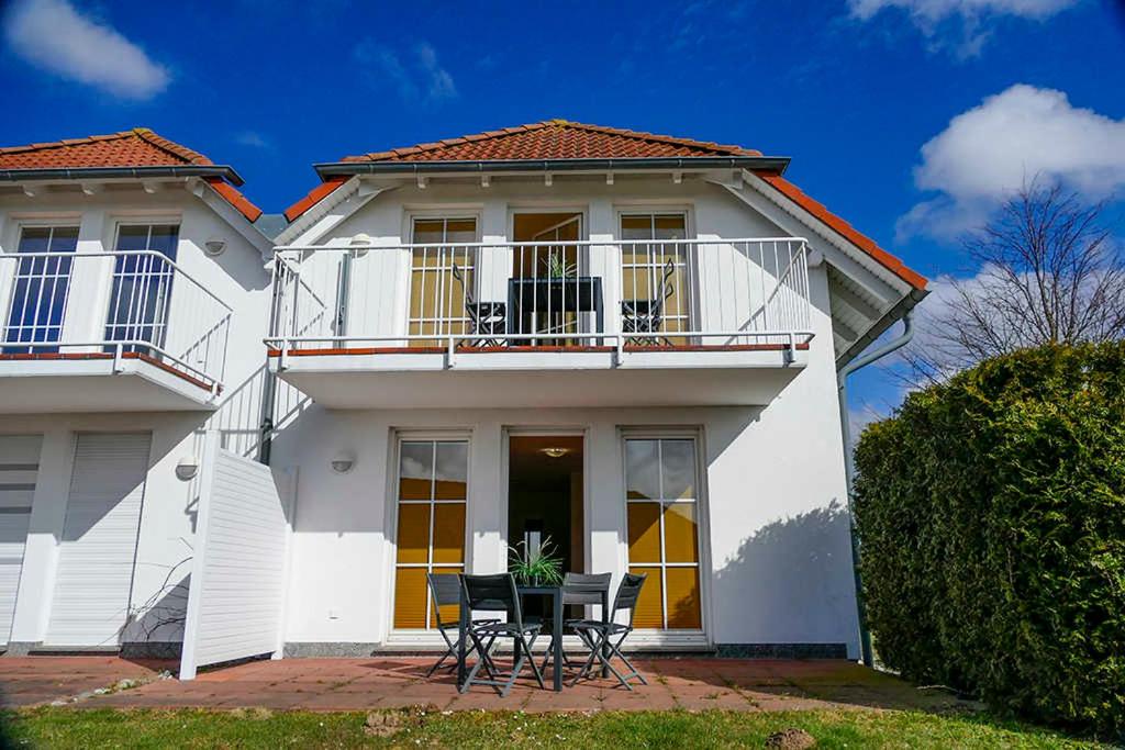 Apartment with Terrace photo 2