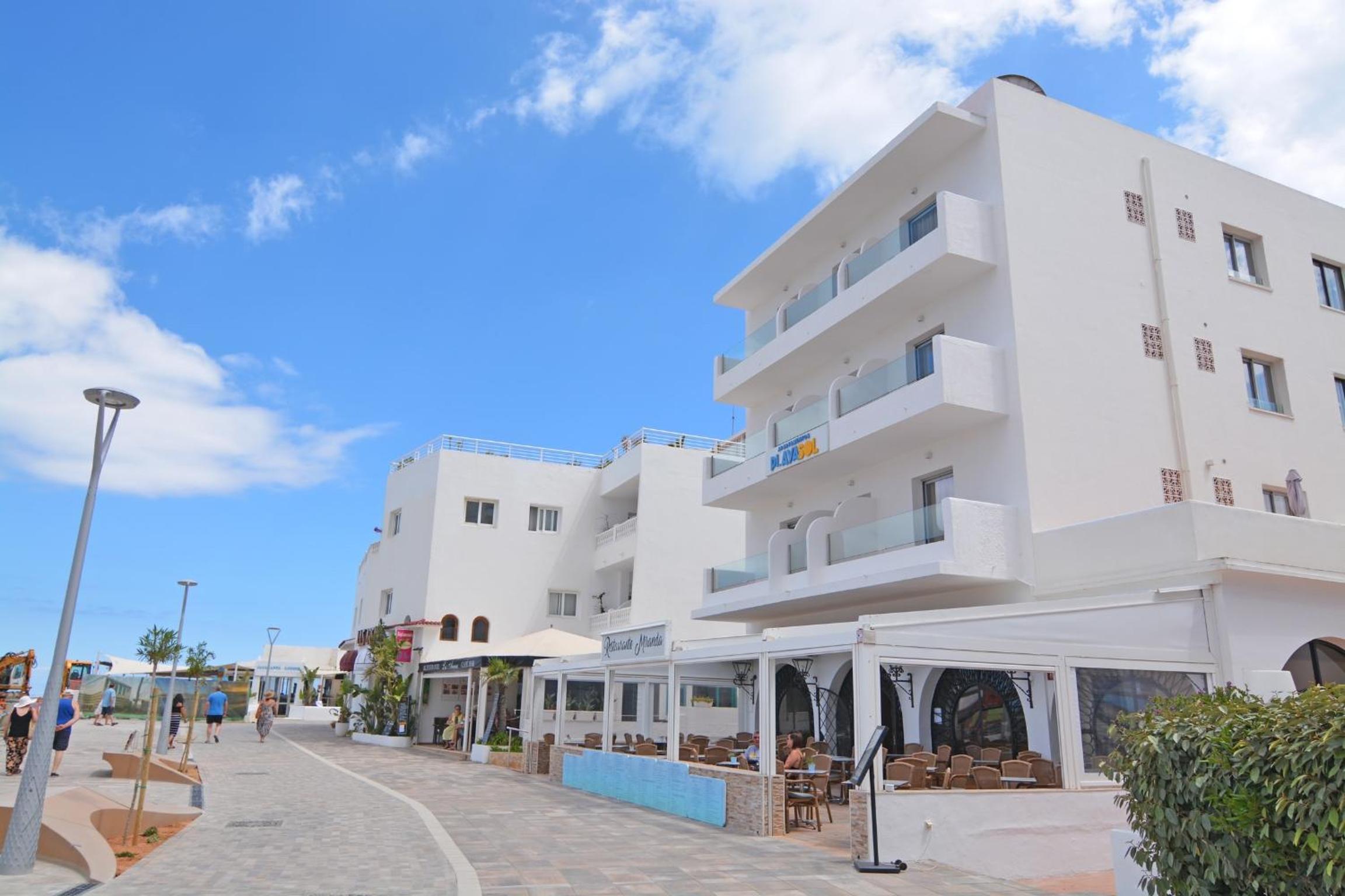 Superior Triple Room with Sea View photo 2