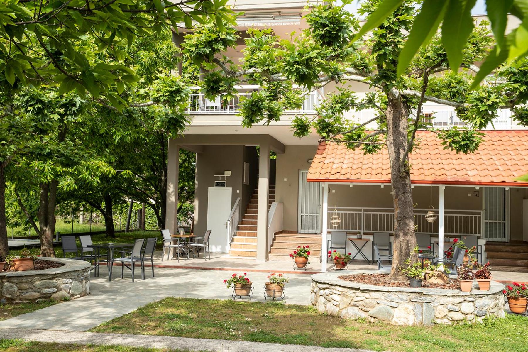 One-Bedroom Apartment with Balcony - Photo 2