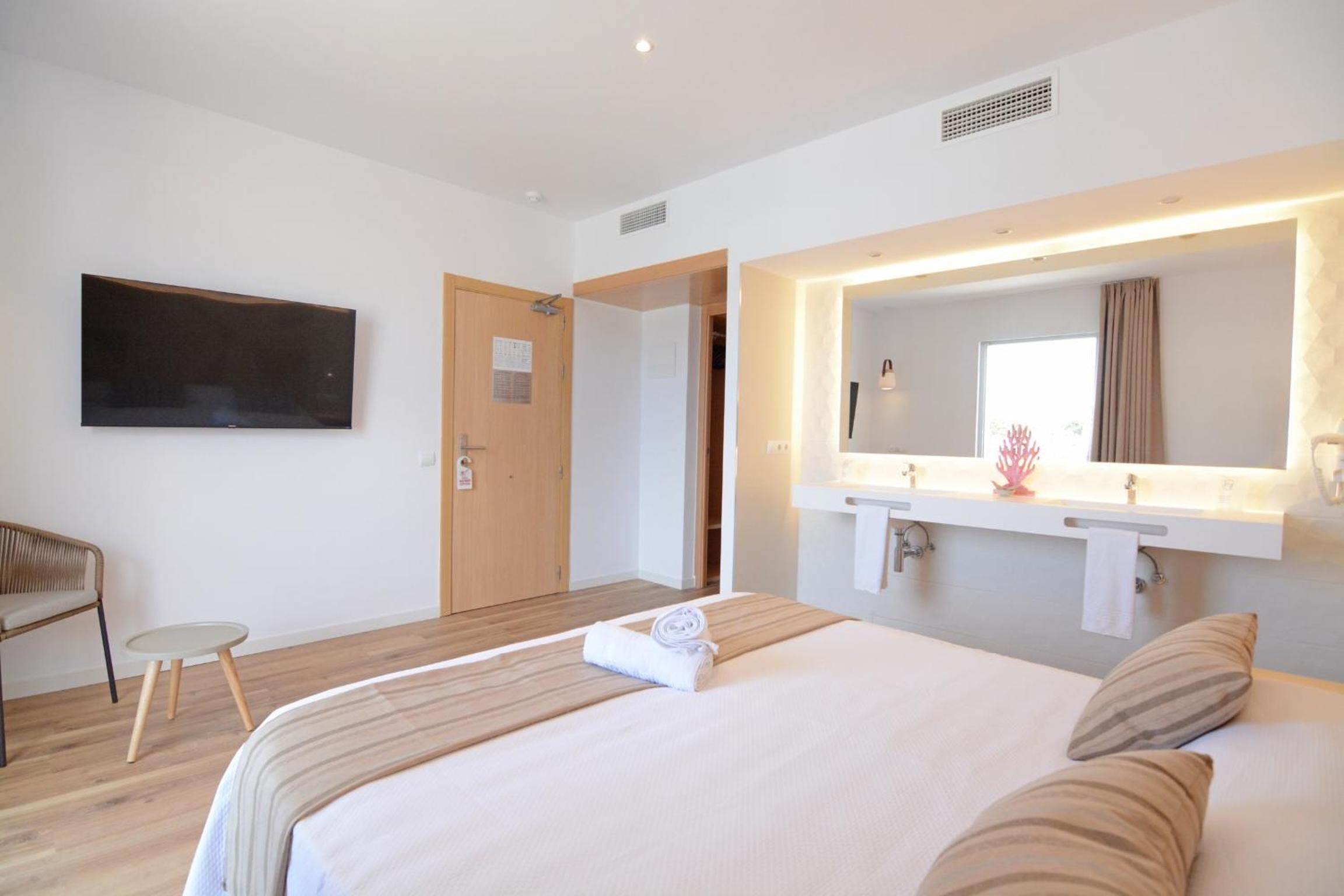 Junior Suite with Sea View photo 2