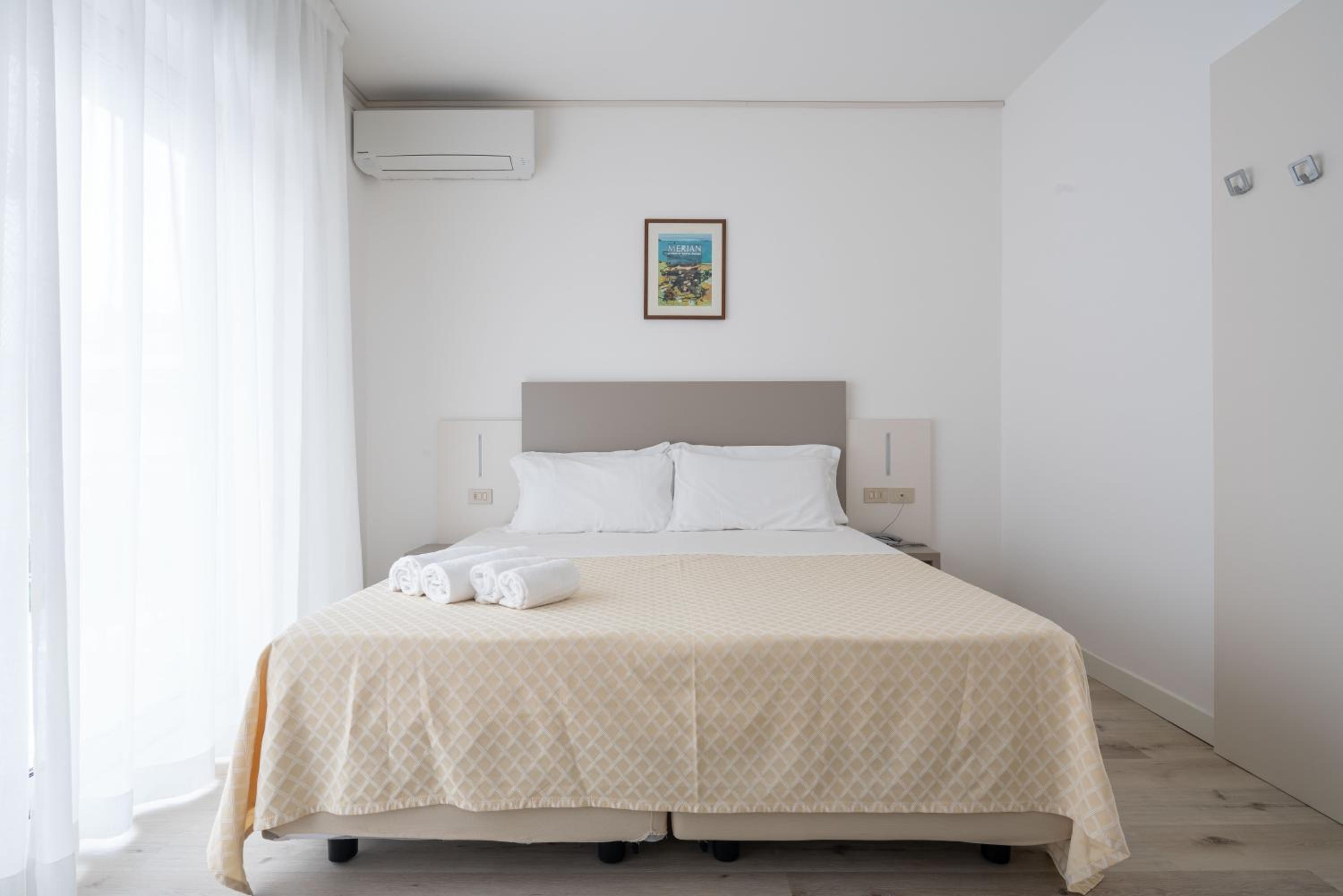 Comfort Double Room with Side Sea View - Photo 5