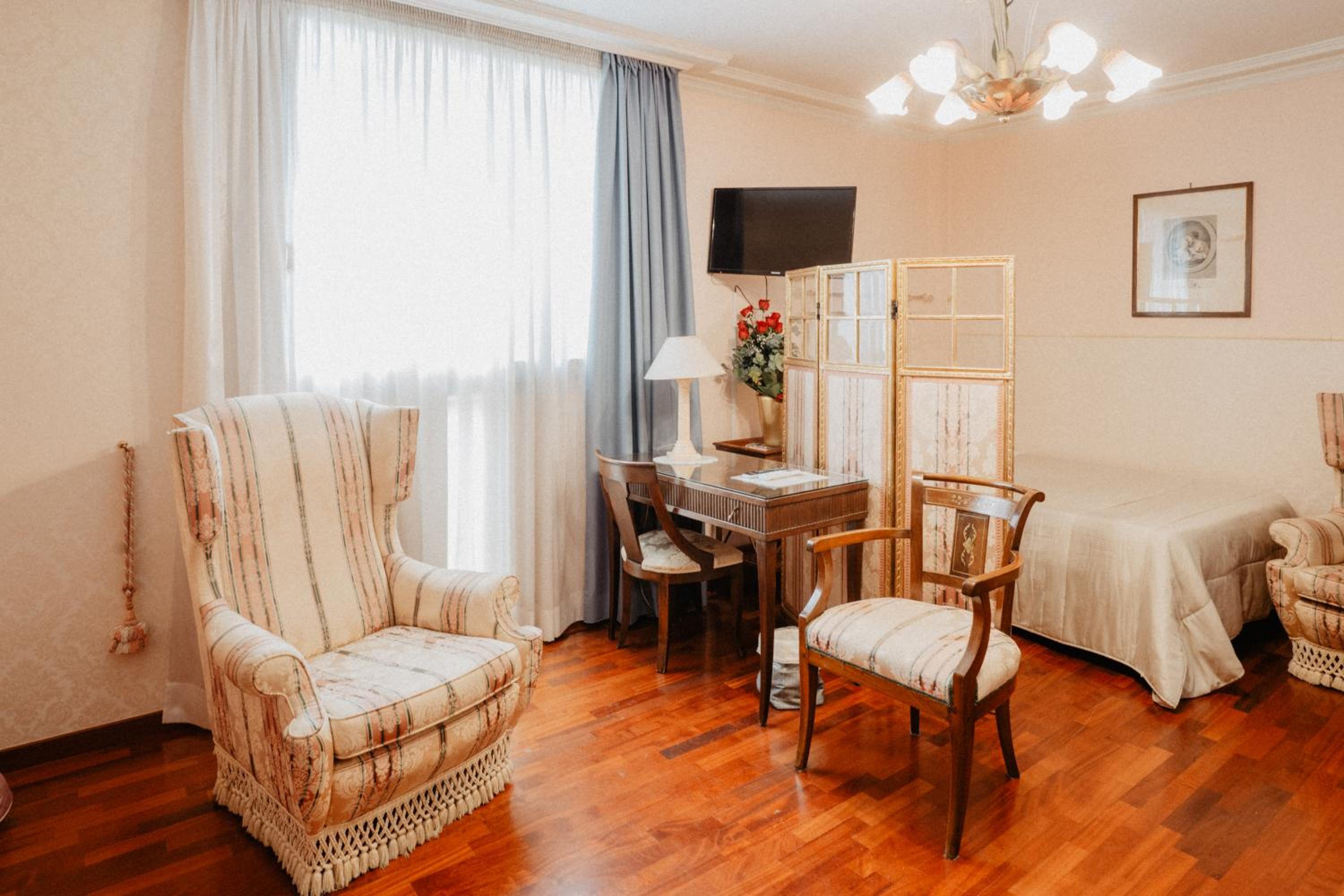 Suite with Terrace - Photo 14