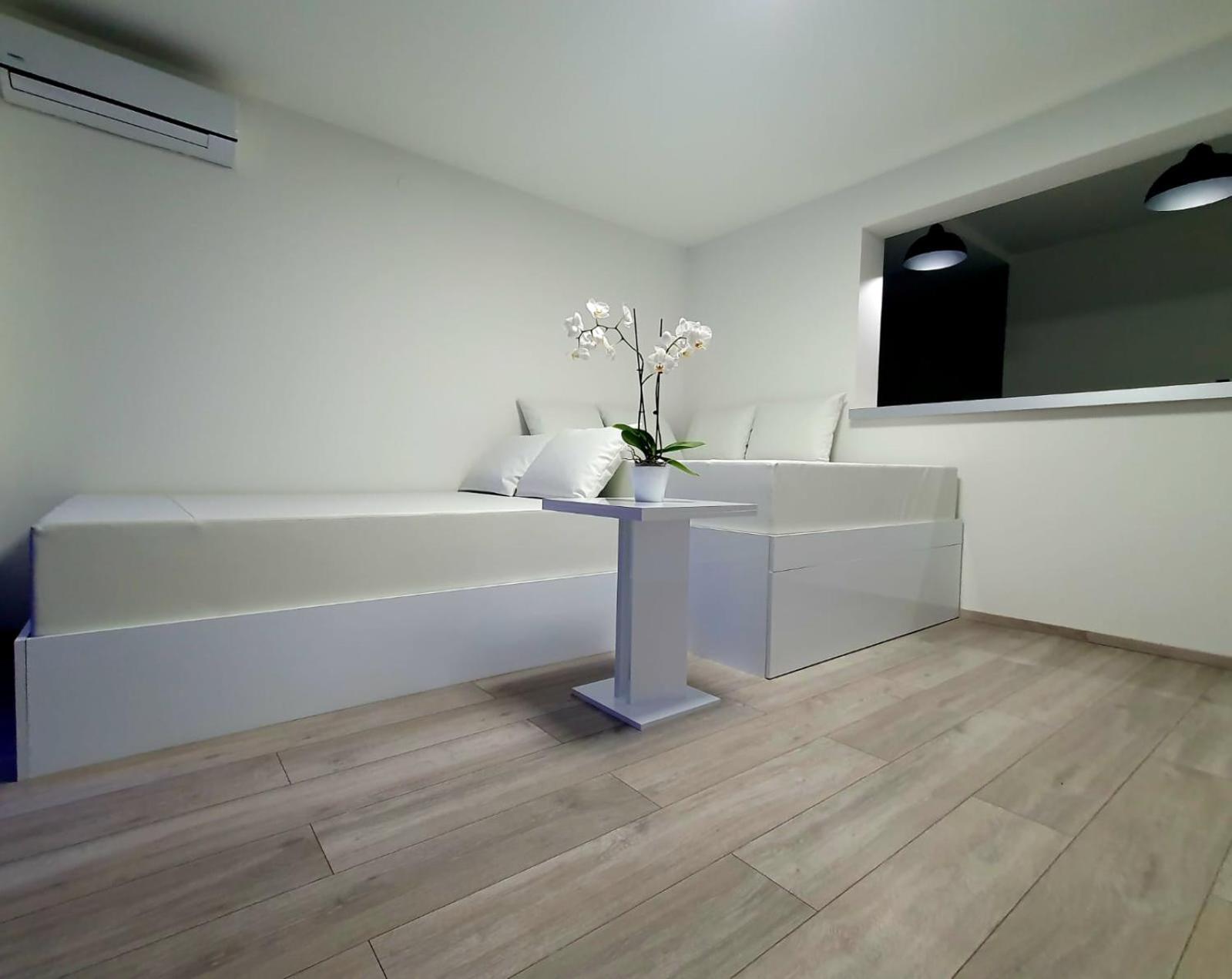 Studio With Spa Bath
