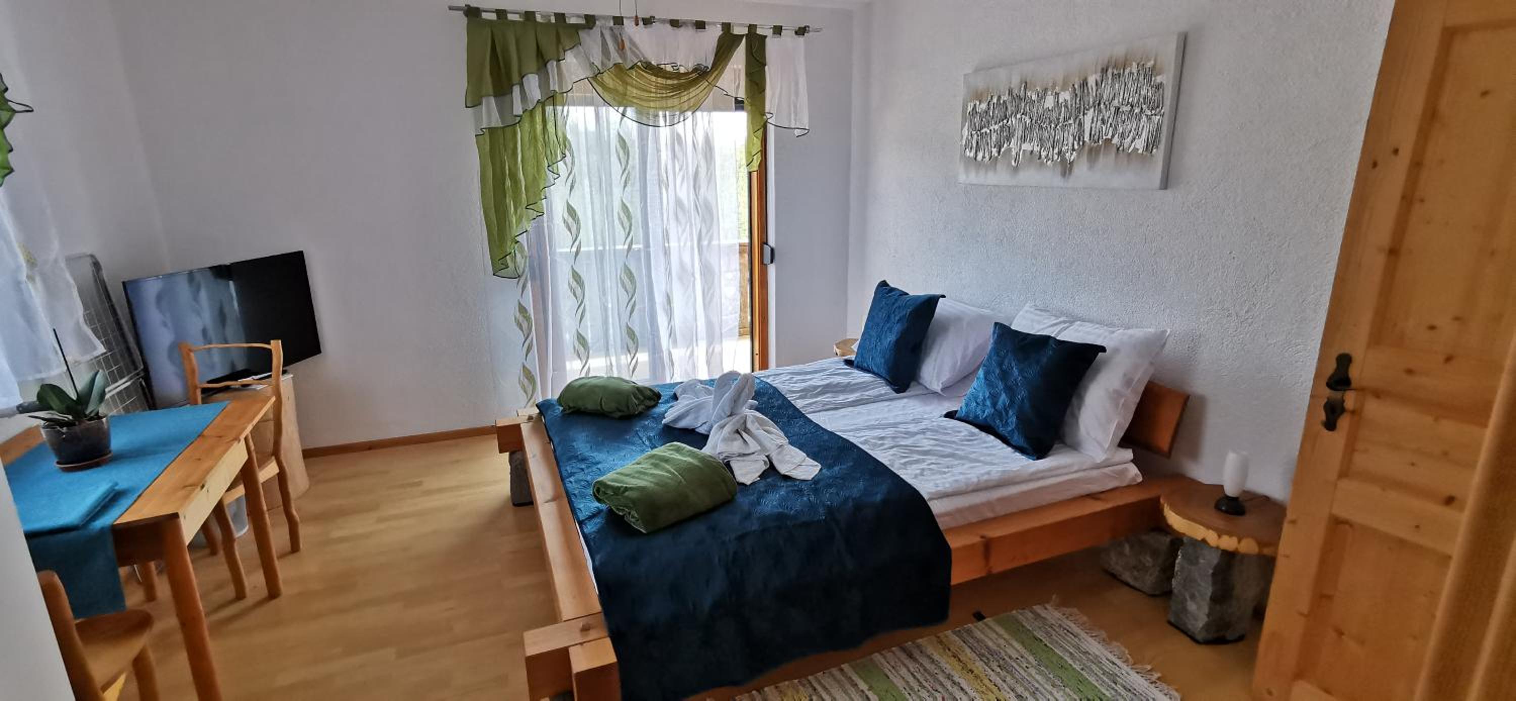 King Room with Balcony photo 1