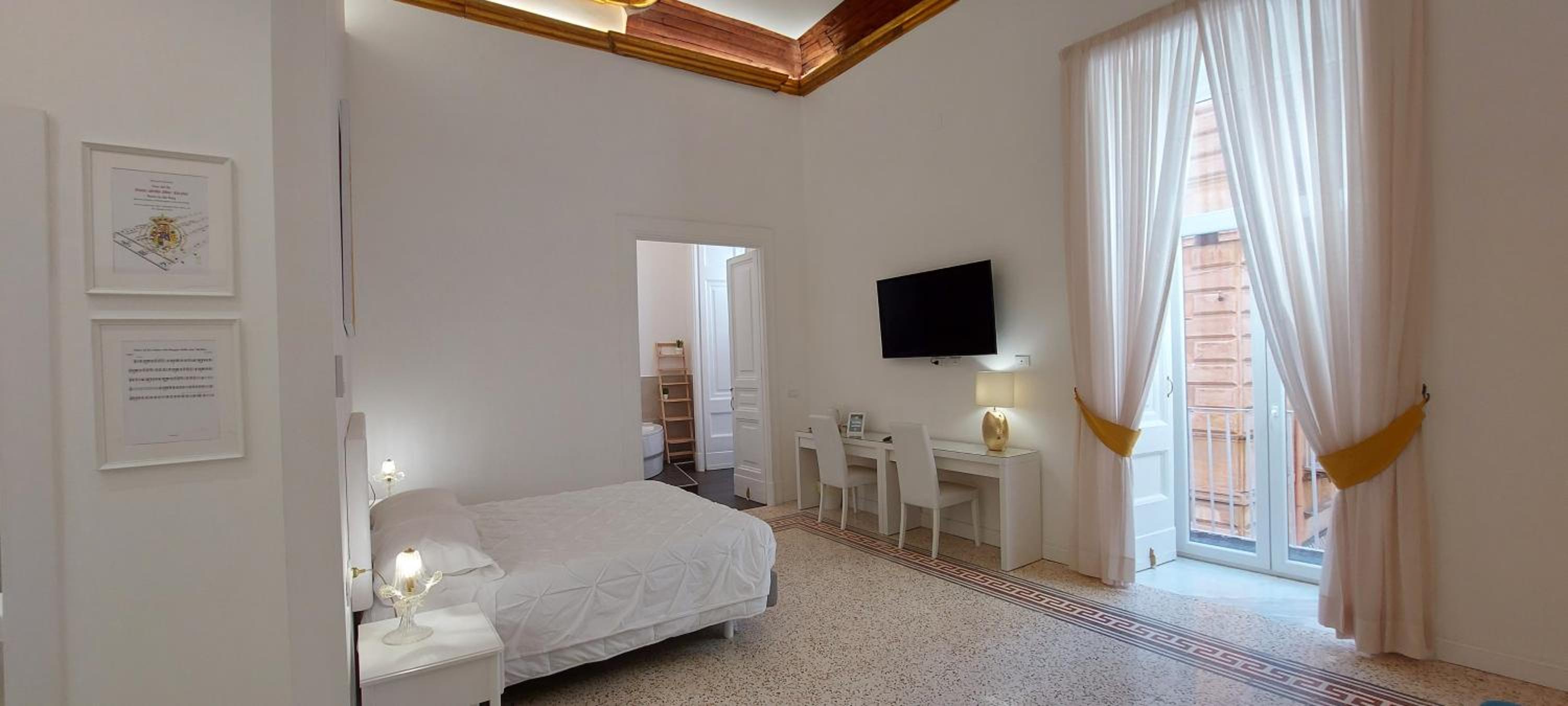 Superior King Room