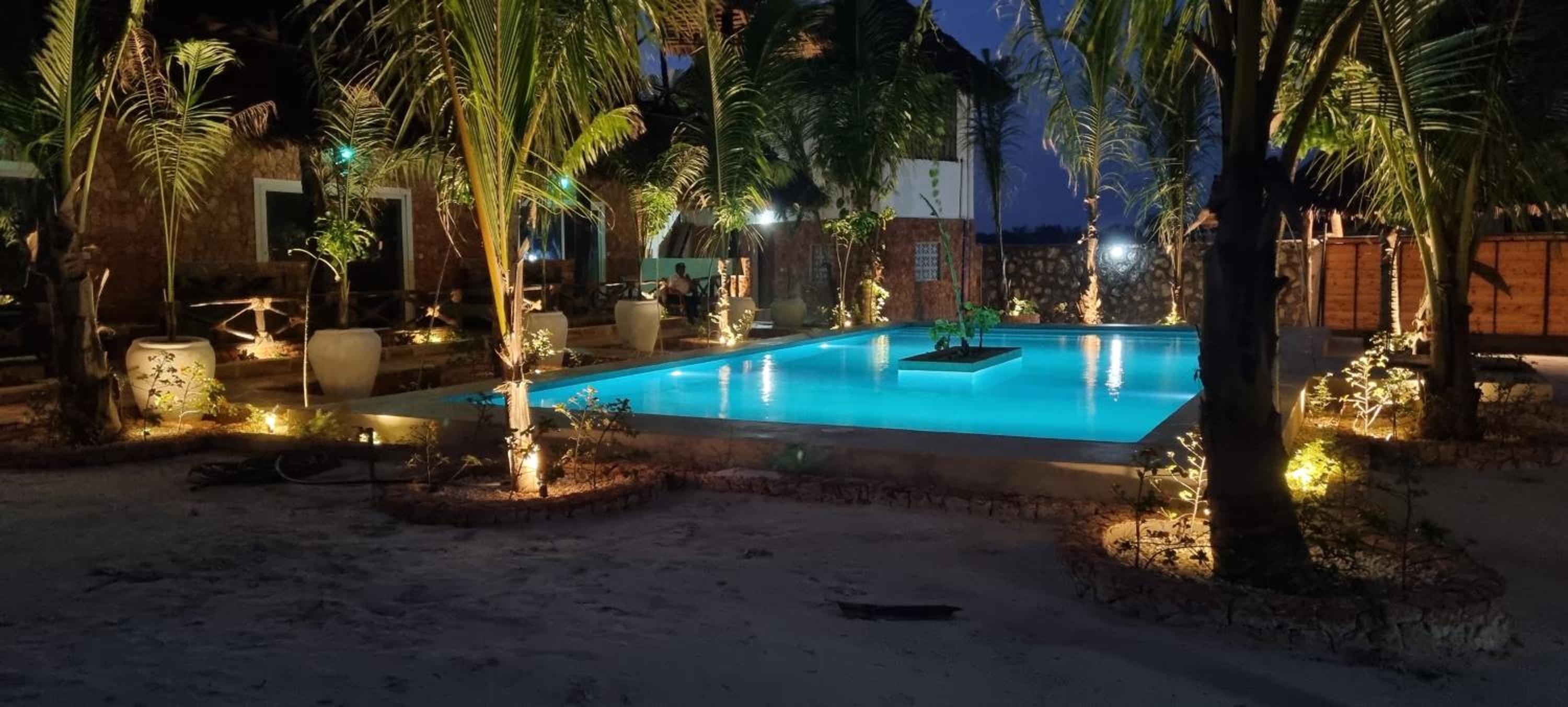Deluxe Bungalow - Photo 22