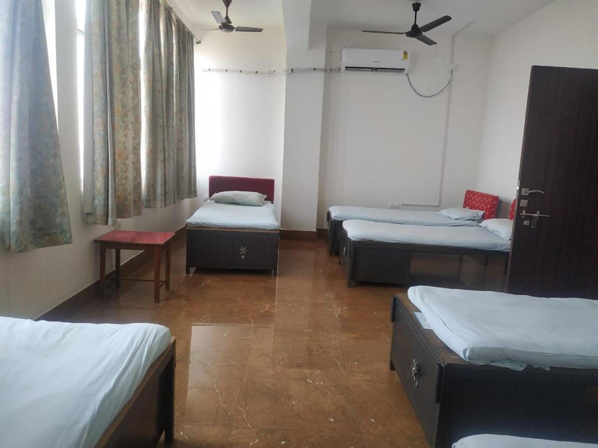 Single Bed in 6-Bed Dormitory Room photo 1