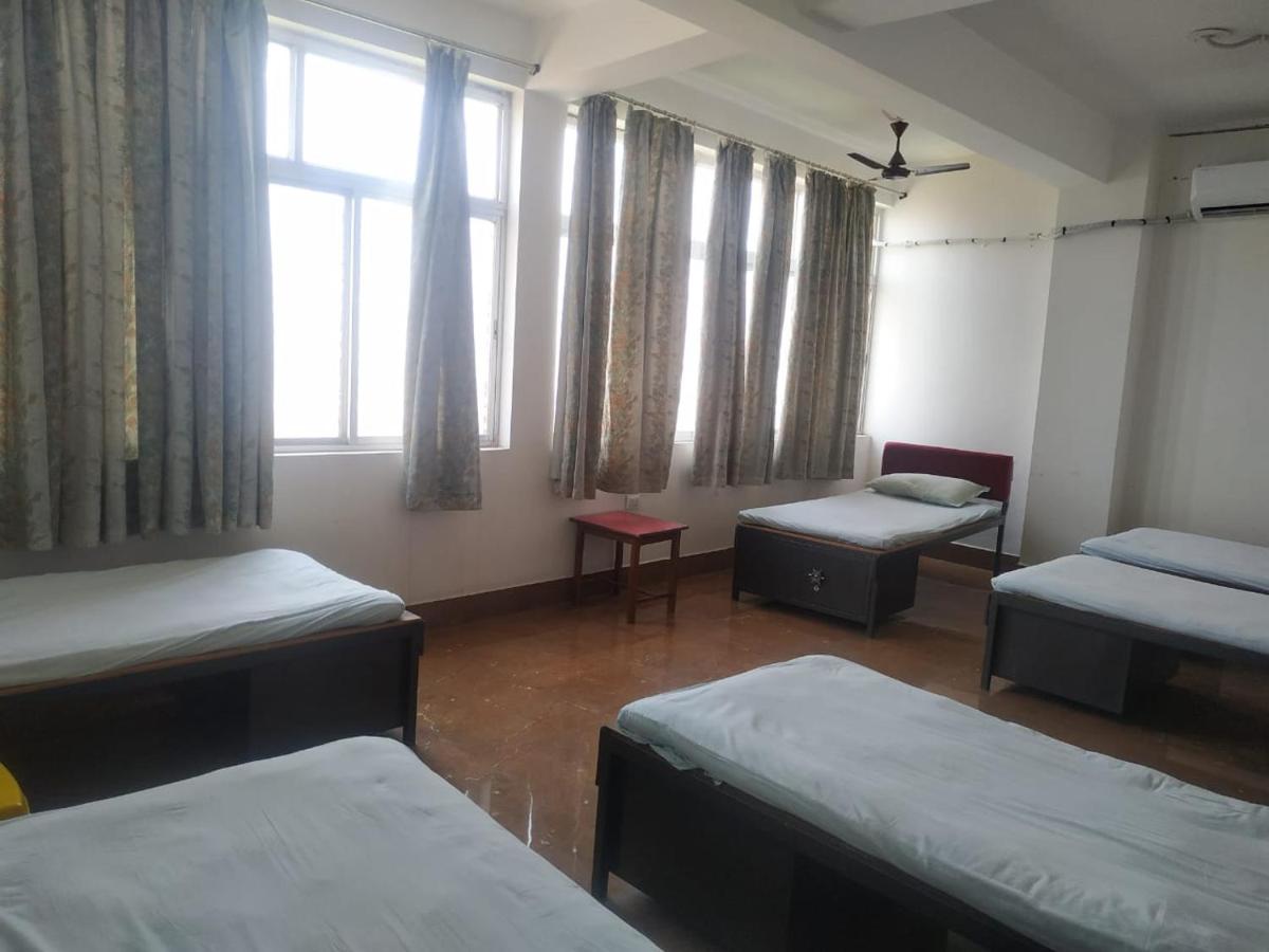Single Bed in 6-Bed Dormitory Room photo 2