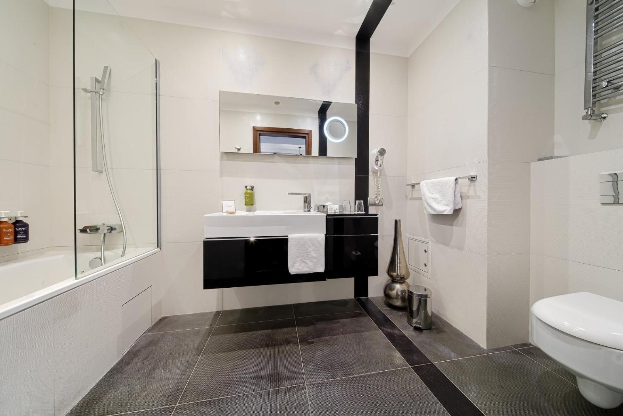 Junior Suite - Photo 1