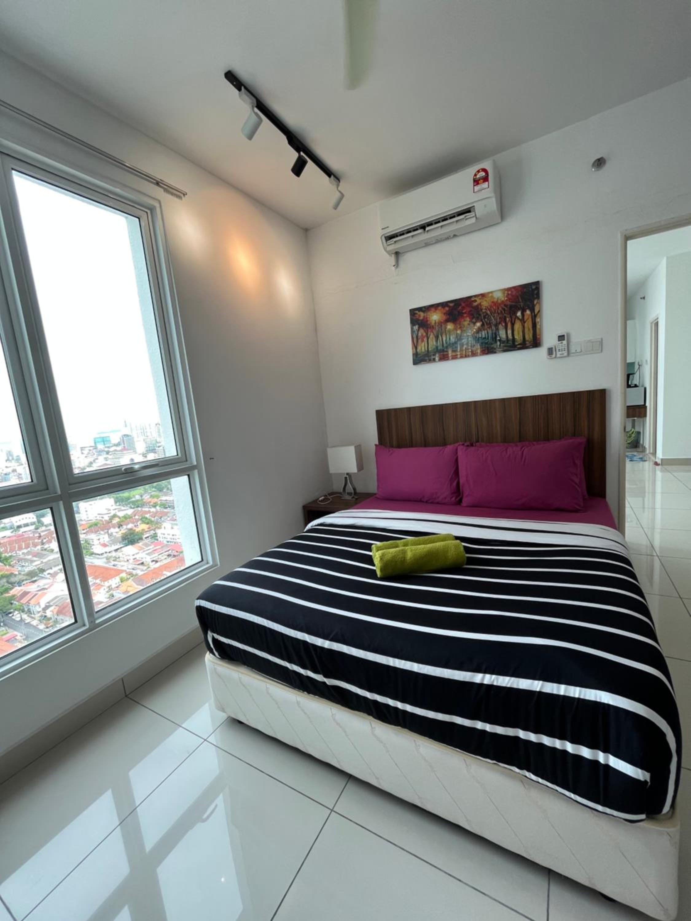 One-Bedroom Apartment photo 3