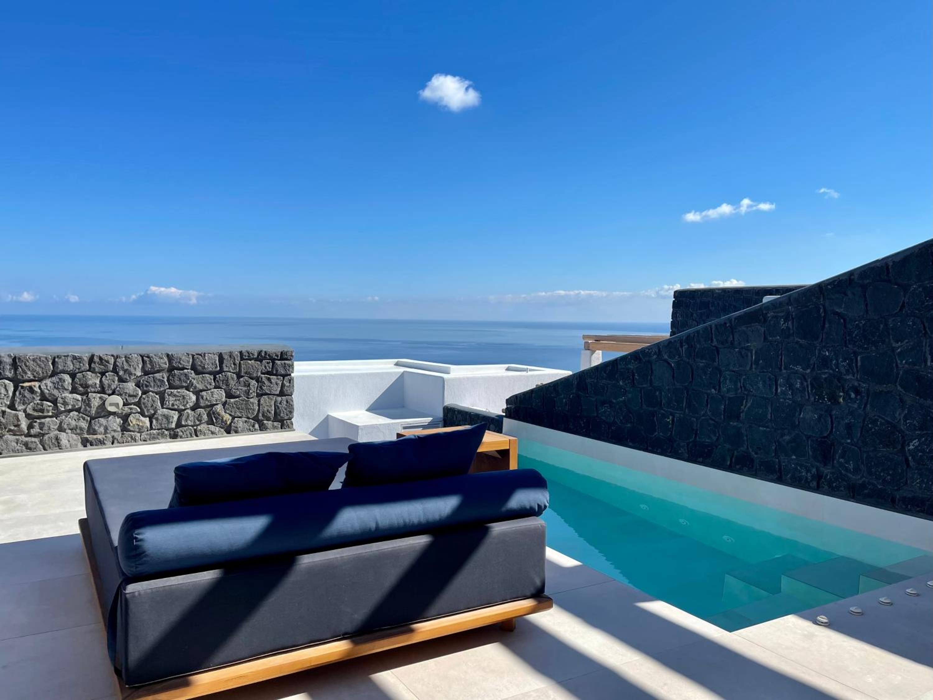 Junior Suite with Infinity Pool and Sea View - Photo 4