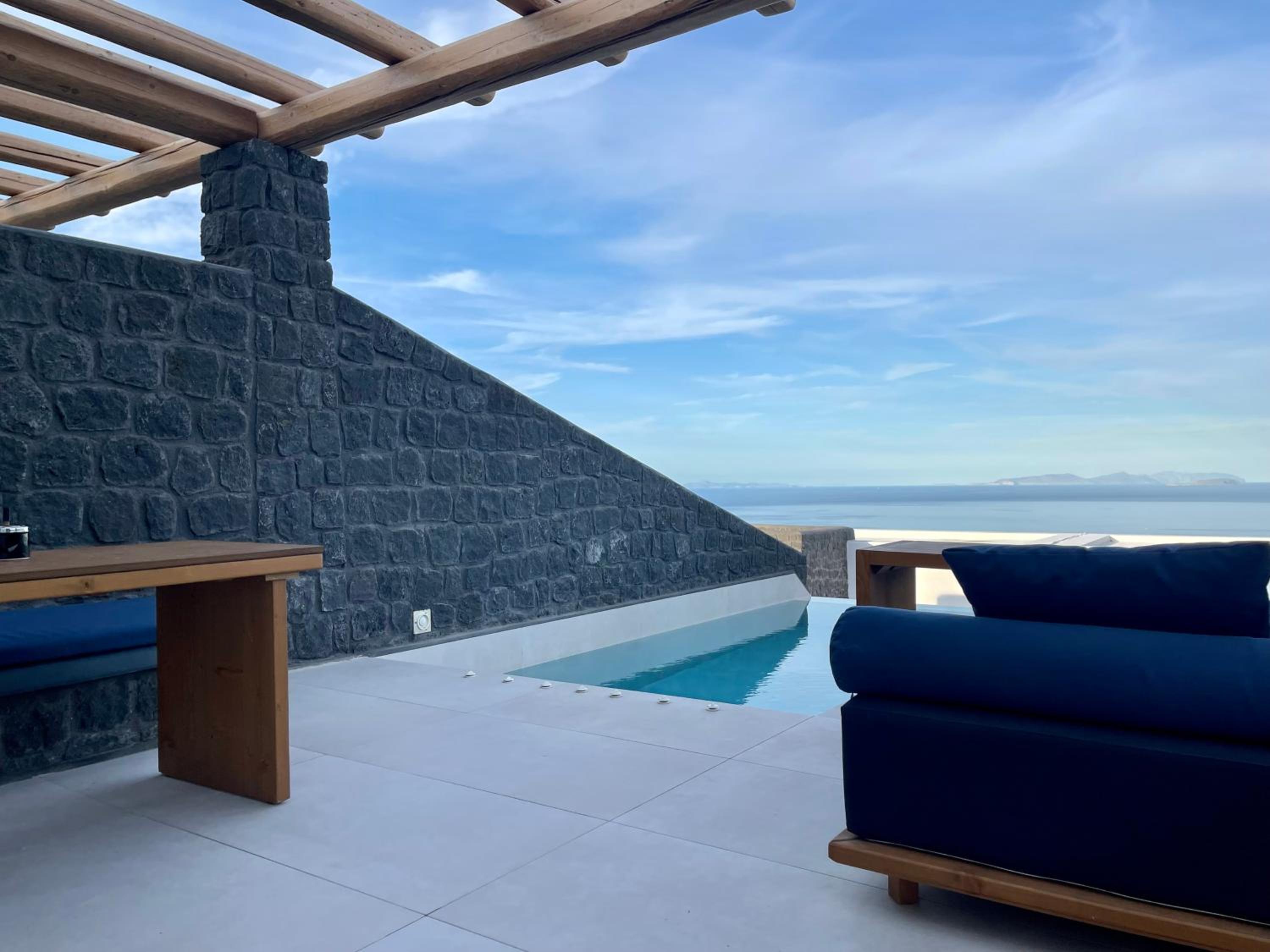 Junior Suite with Infinity Pool and Sea View - Photo 12