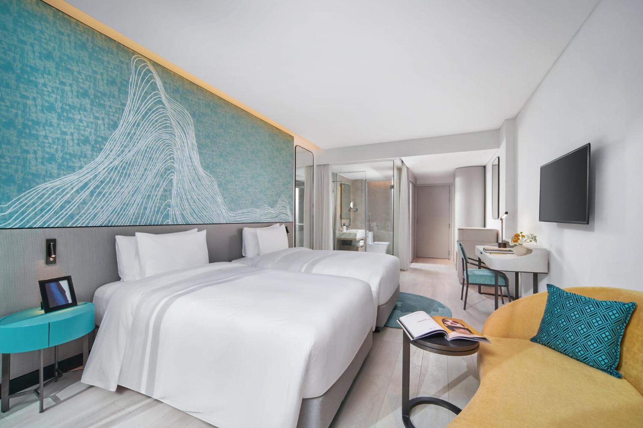 Deluxe Seaview Twin Room with Balcony - Photo 6