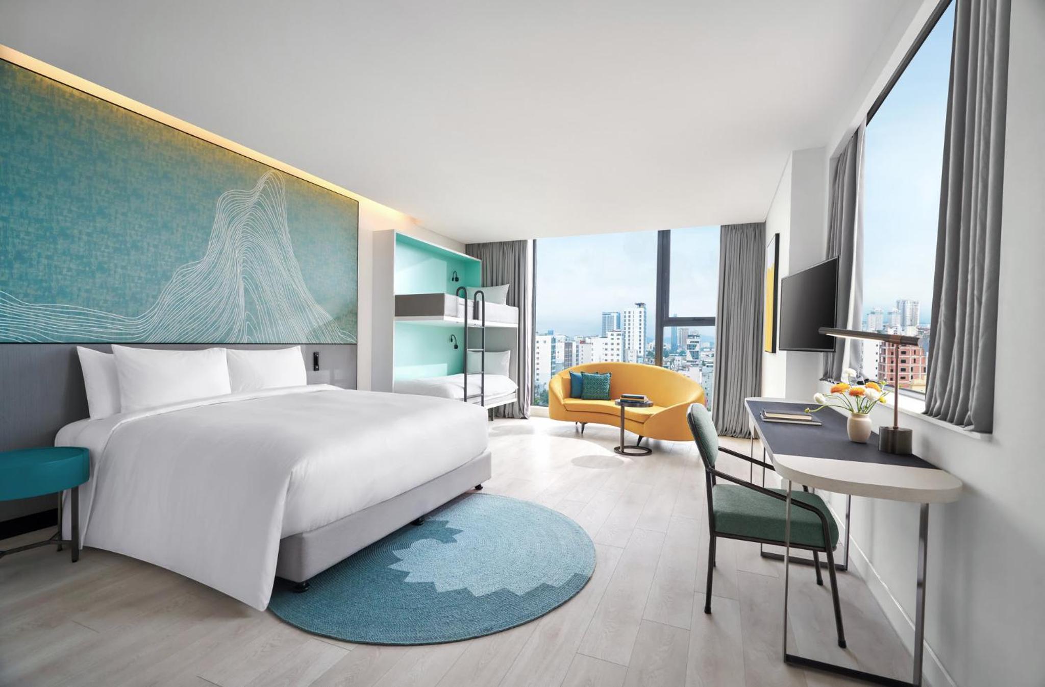 Family City View with One King and One Bunk Bed - Photo 2